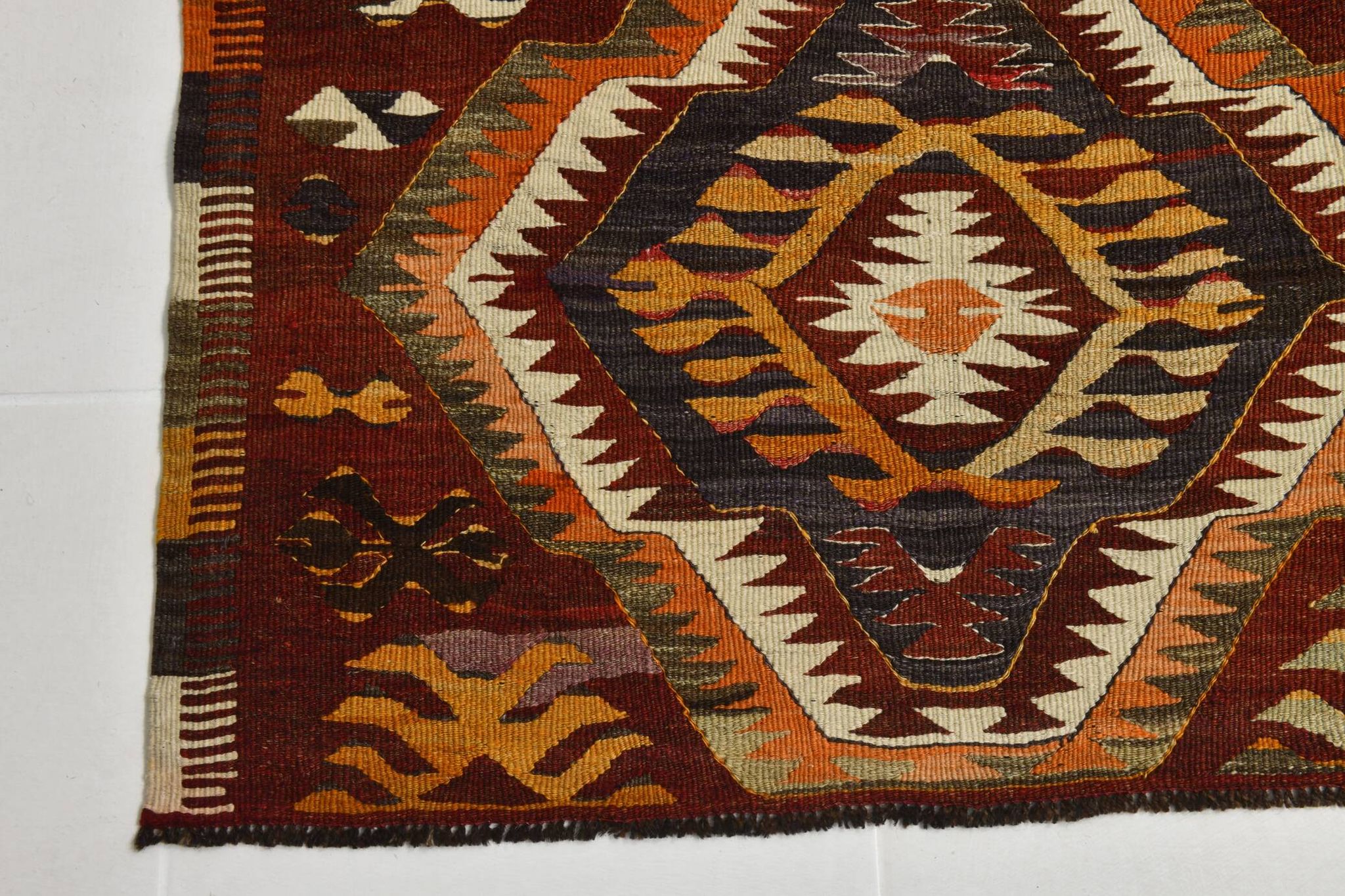 5x9 Dark Red & Cream Turkish Antique Kilim Rug, 150x271Cm
