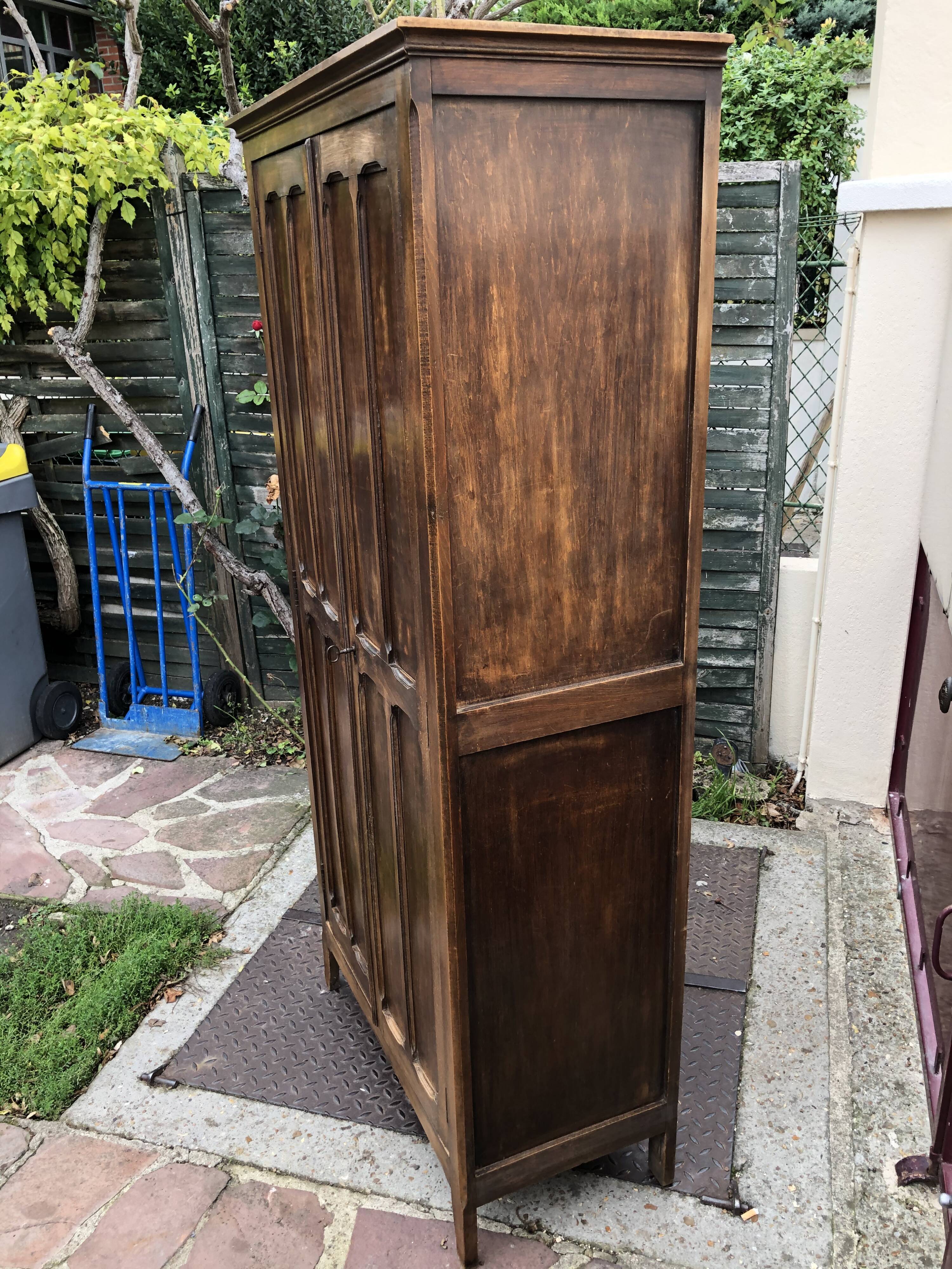 Armoire parisienne