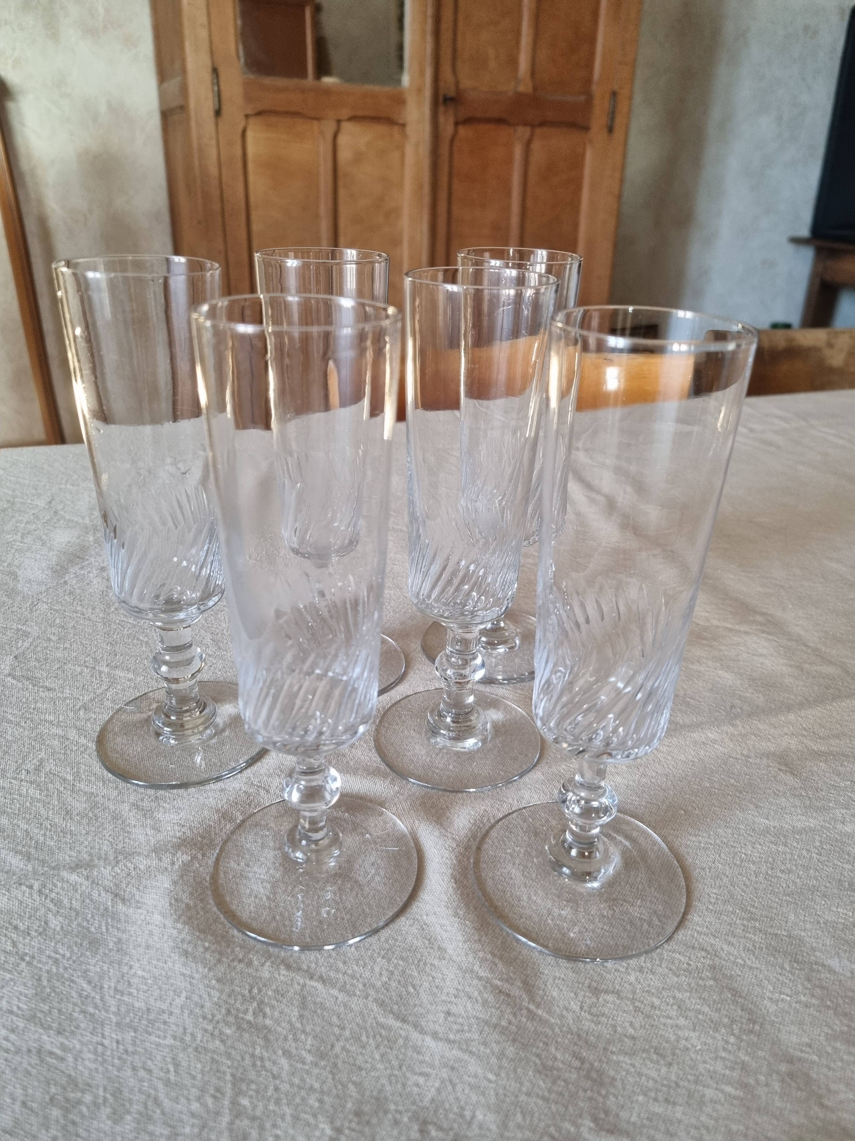 6 champagne flutes