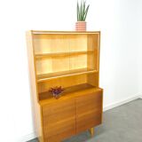 Vitrine en placage avec étagères