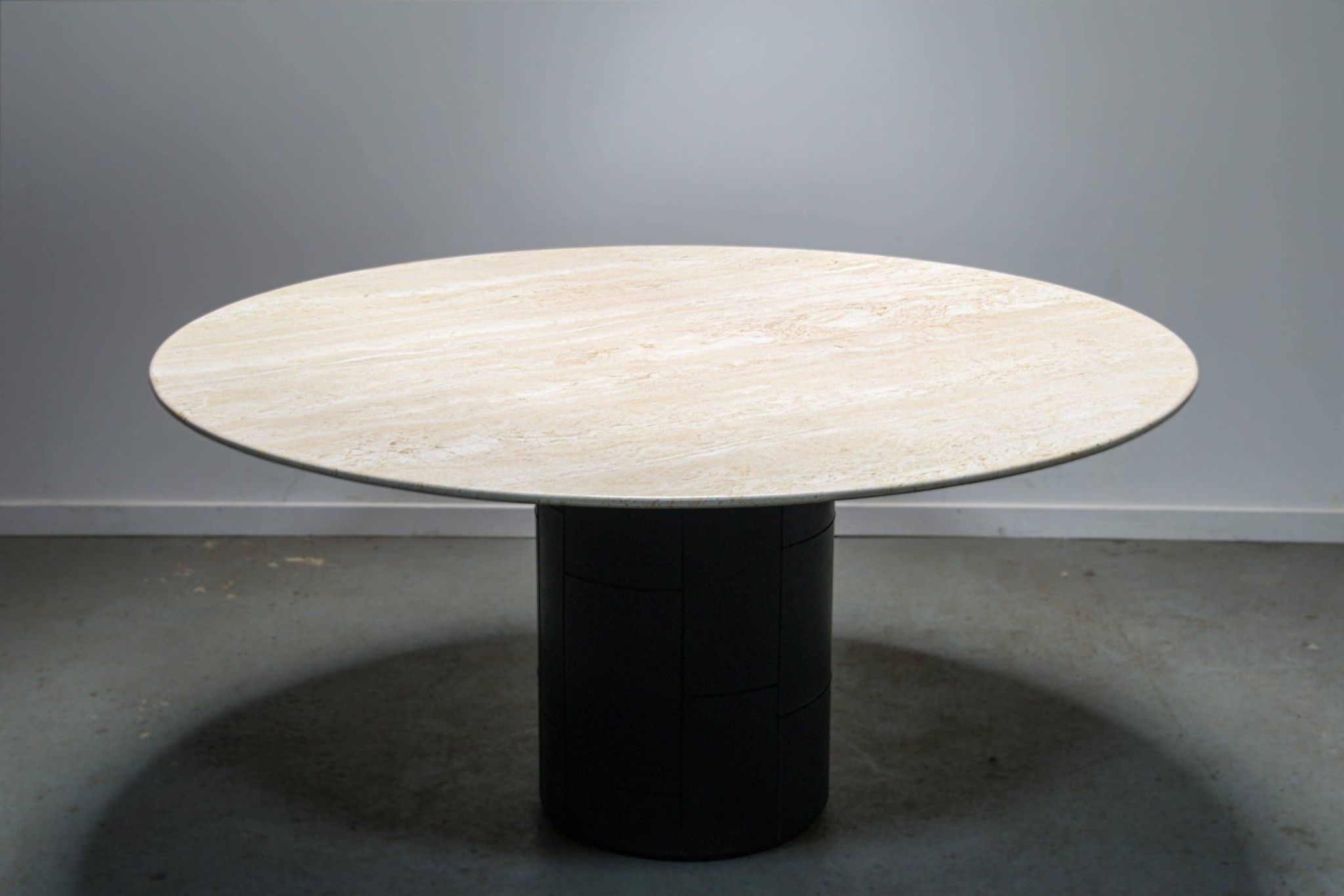 Table à manger Tobio en travertin et cuir par Afra & Tobia Scarpa pour B&B Italia, 1977