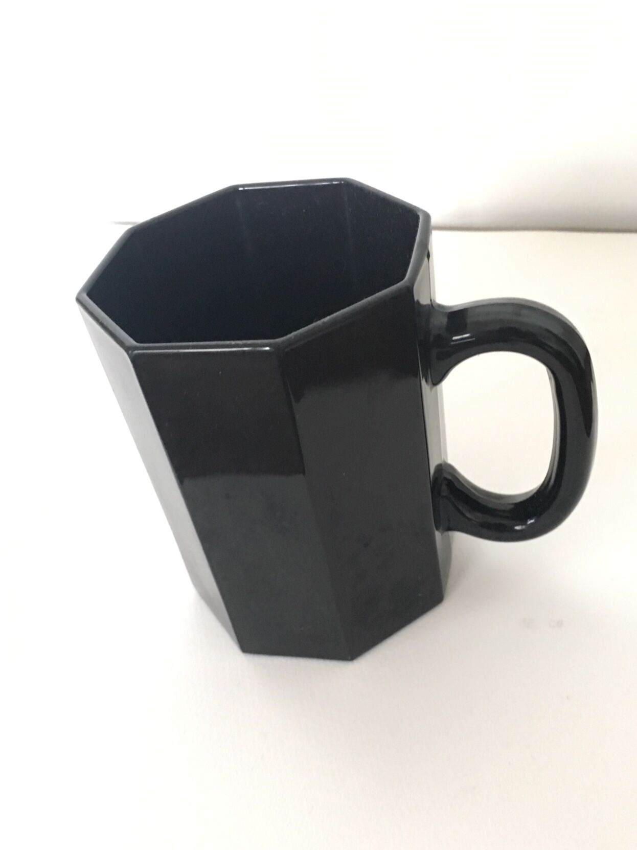 Honeycomb cups in black opaline