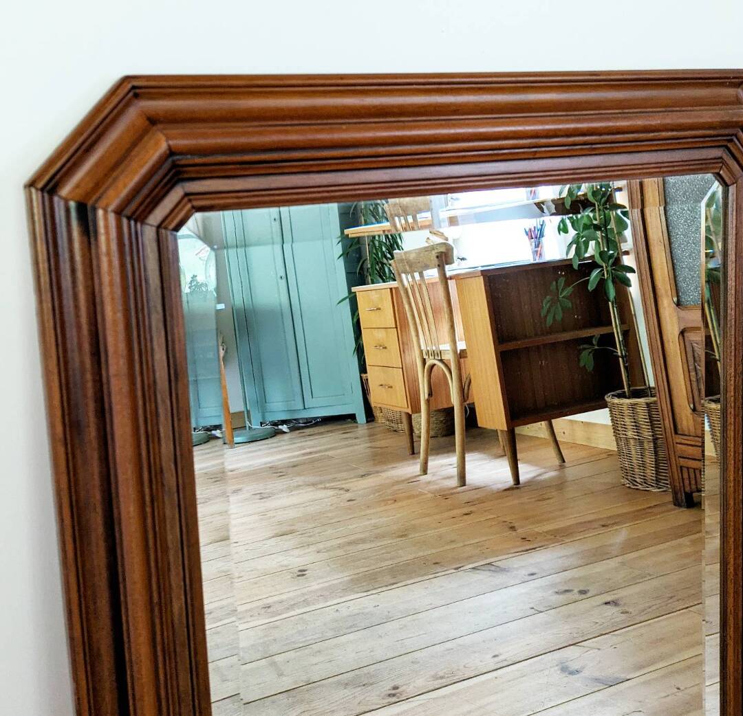 Miroir octogonal en bois.