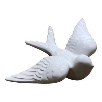 Medium model white ceramic swallow