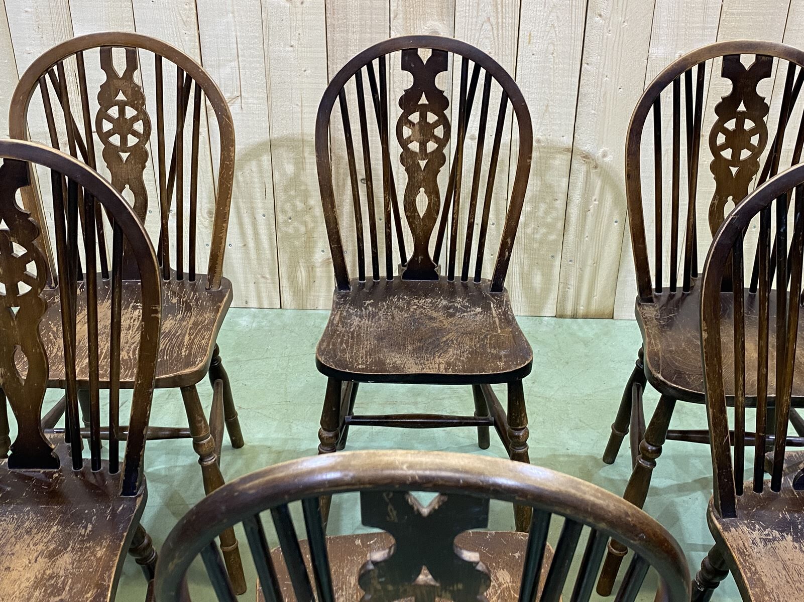 Série de 6 chaises bistrot anglaises en orme années 70