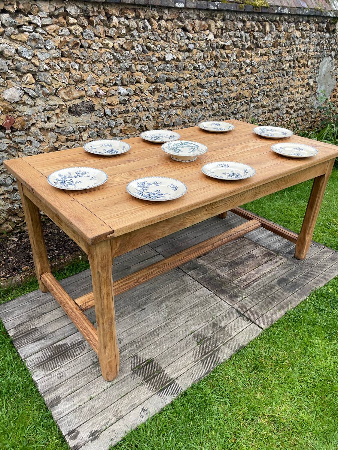 Solid oak farm table for 6-8 people