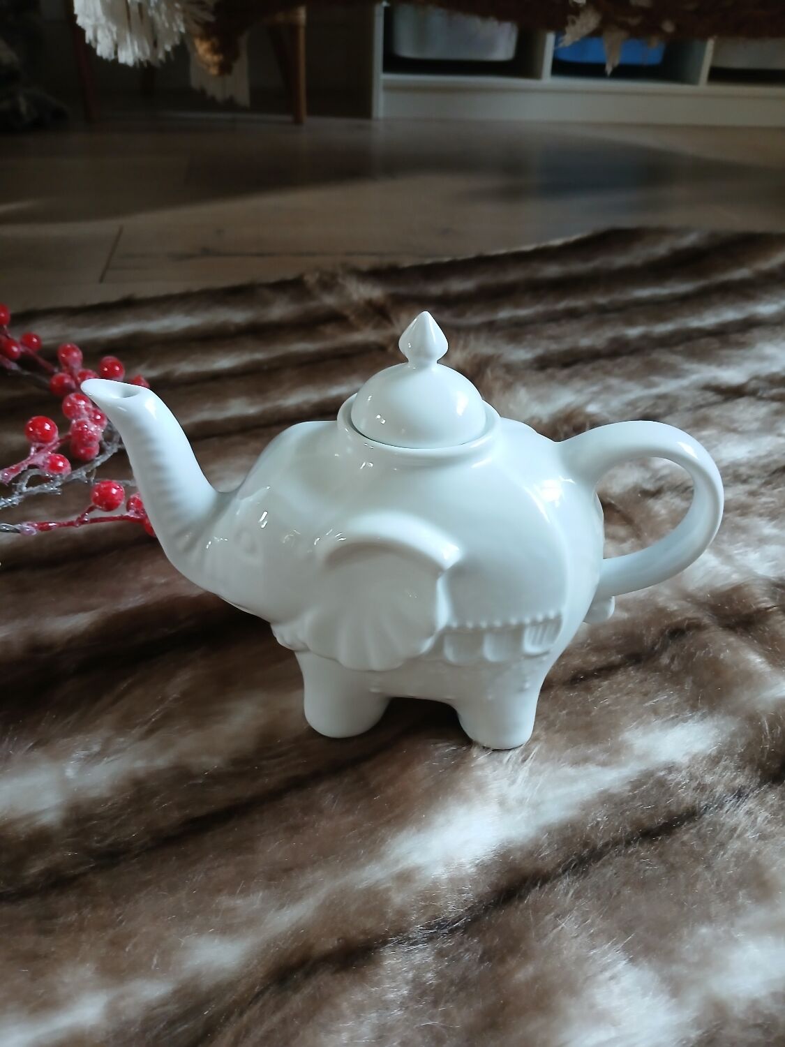 Elephant porcelain teapot