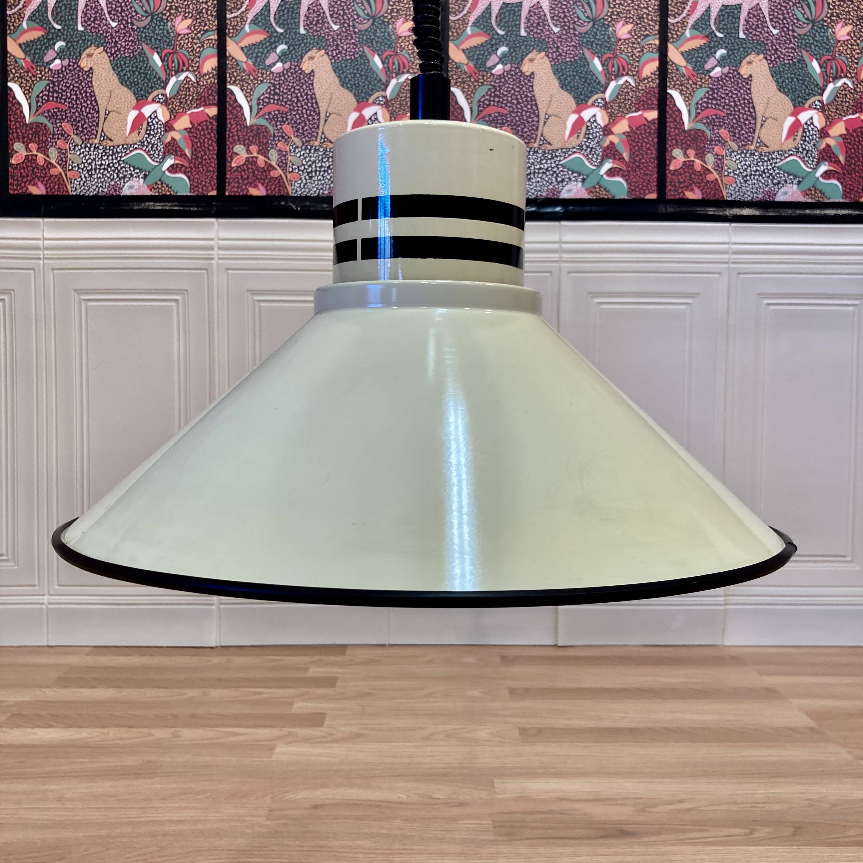Suspension scandinave, 1970