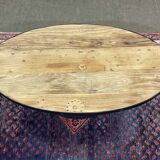 Oval coffee table in oak with steel base