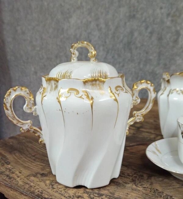 Service a thé ou a café en porcelaine style Louis XV Rocaile époque XIXeme