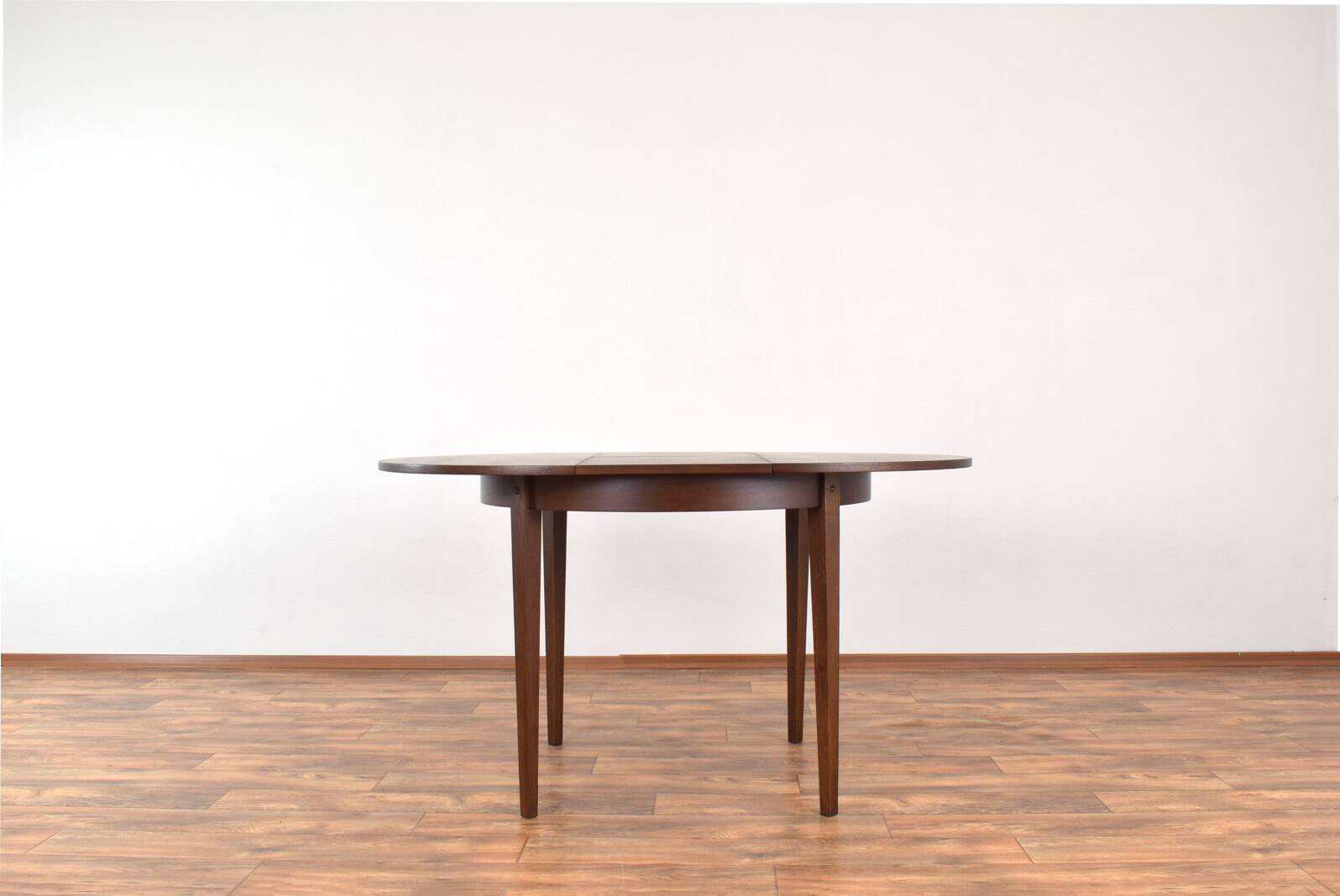 Table à manger extensible en chêne polonais du milieu du siècle, années 1960.