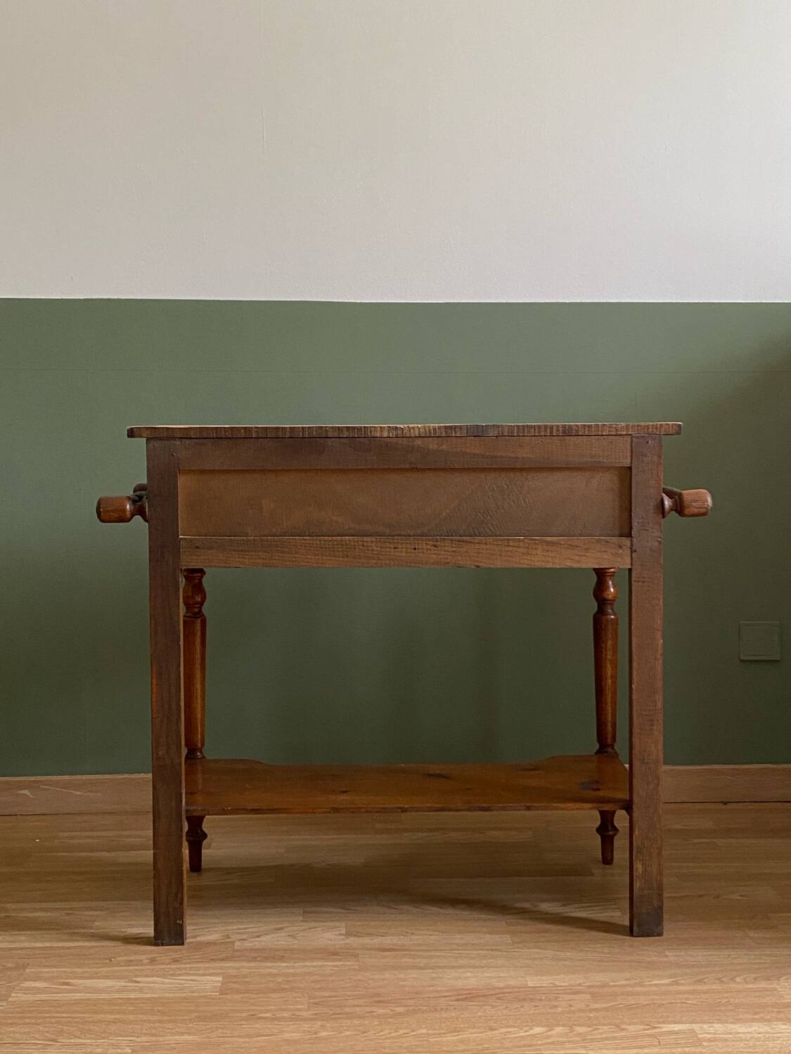 Central island / vanity unit / serving trolley