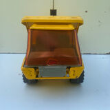 Dump truck