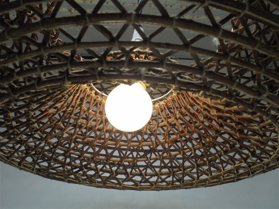 Braided wood pendant lamp