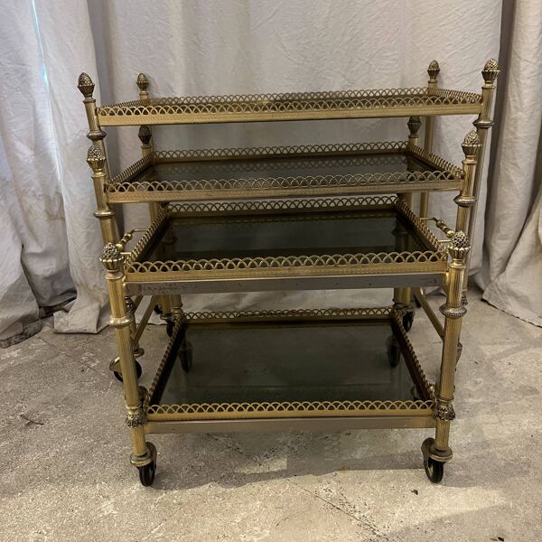 Petites tables gigognes roulantes