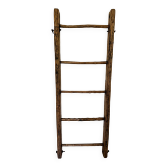 Old wooden ladder / rack