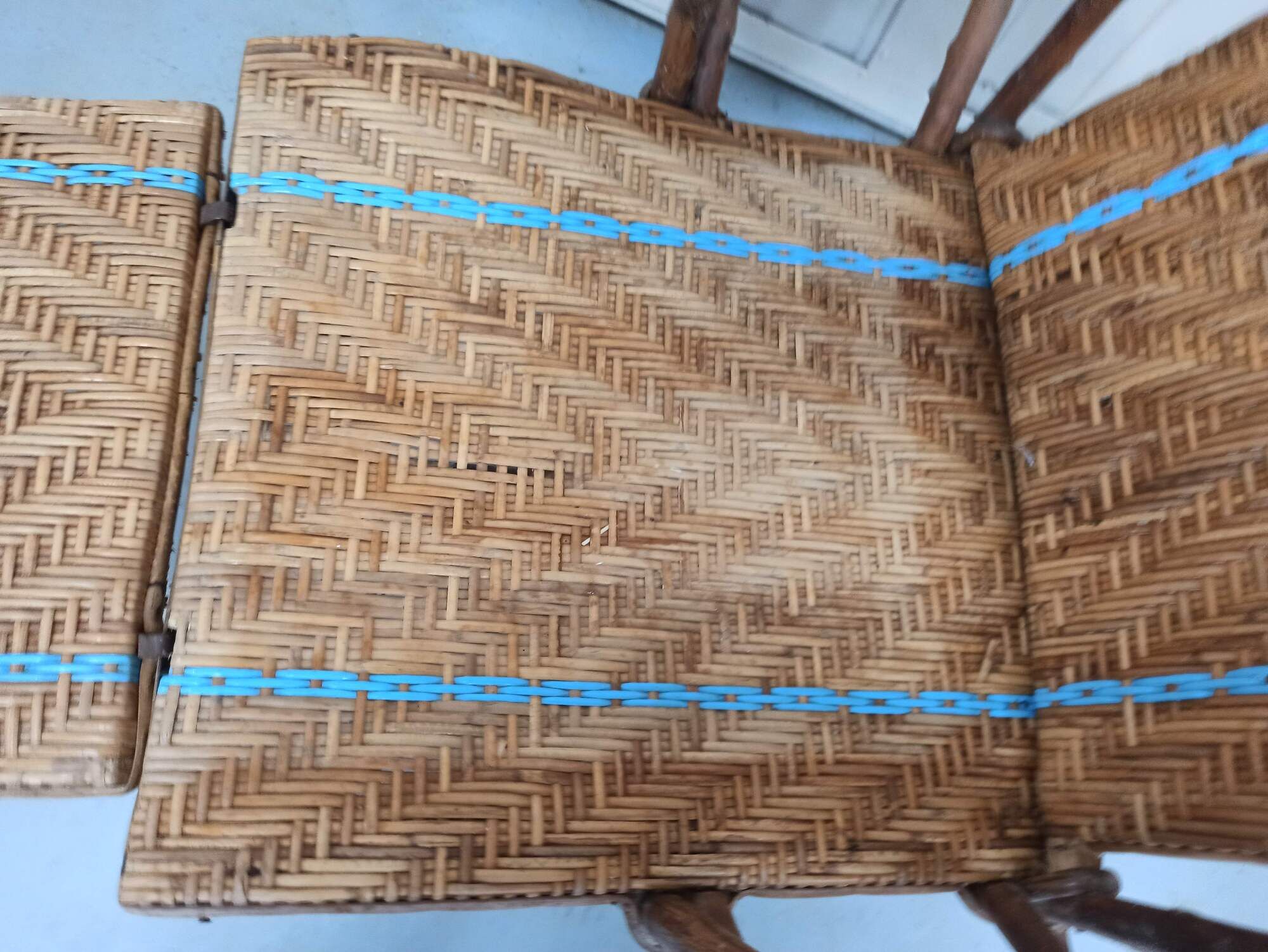 Armchair Sunbathing in wicker rattan wood lounger blue features