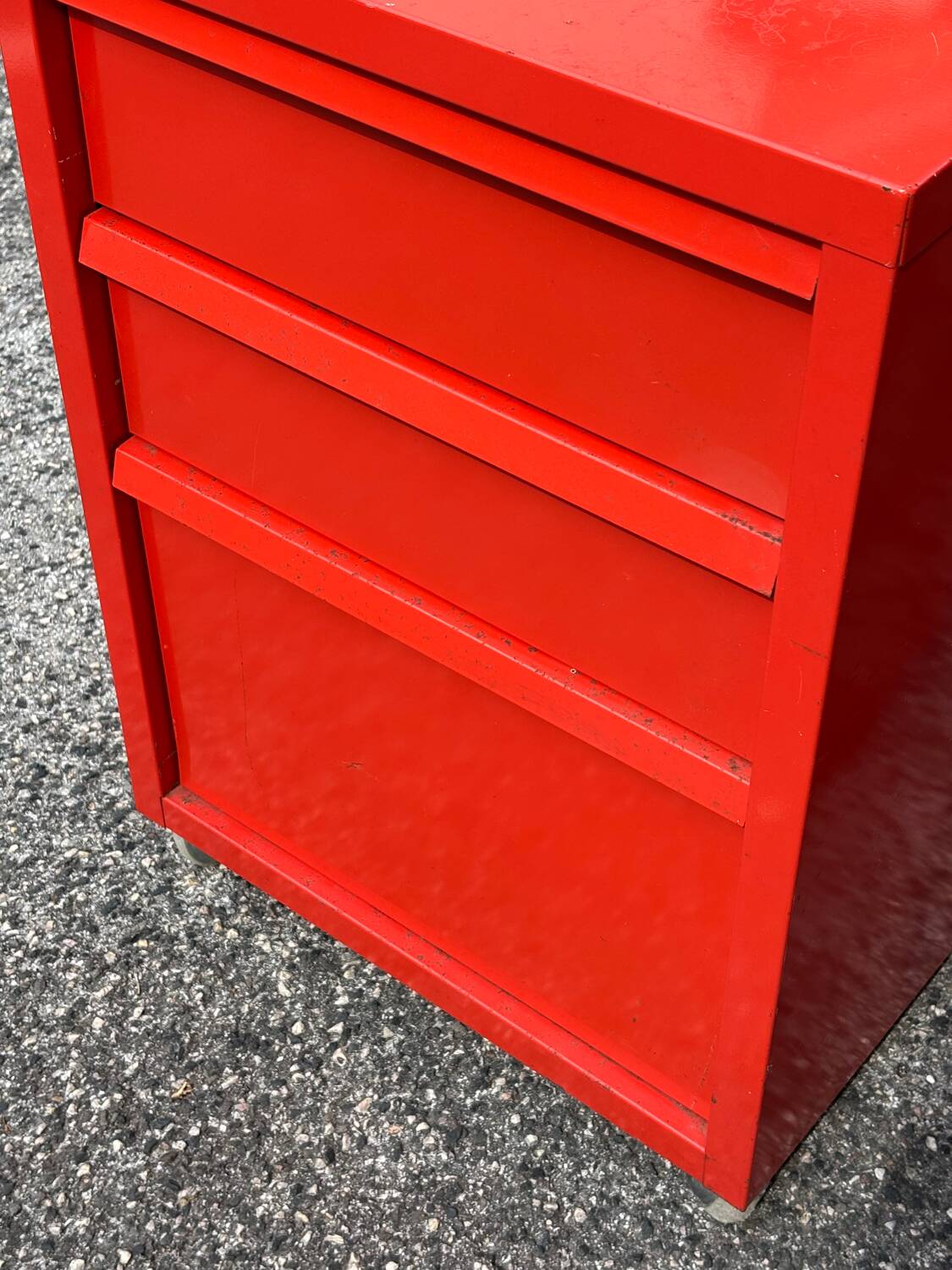 Prisunic 1970 metal trolley and box