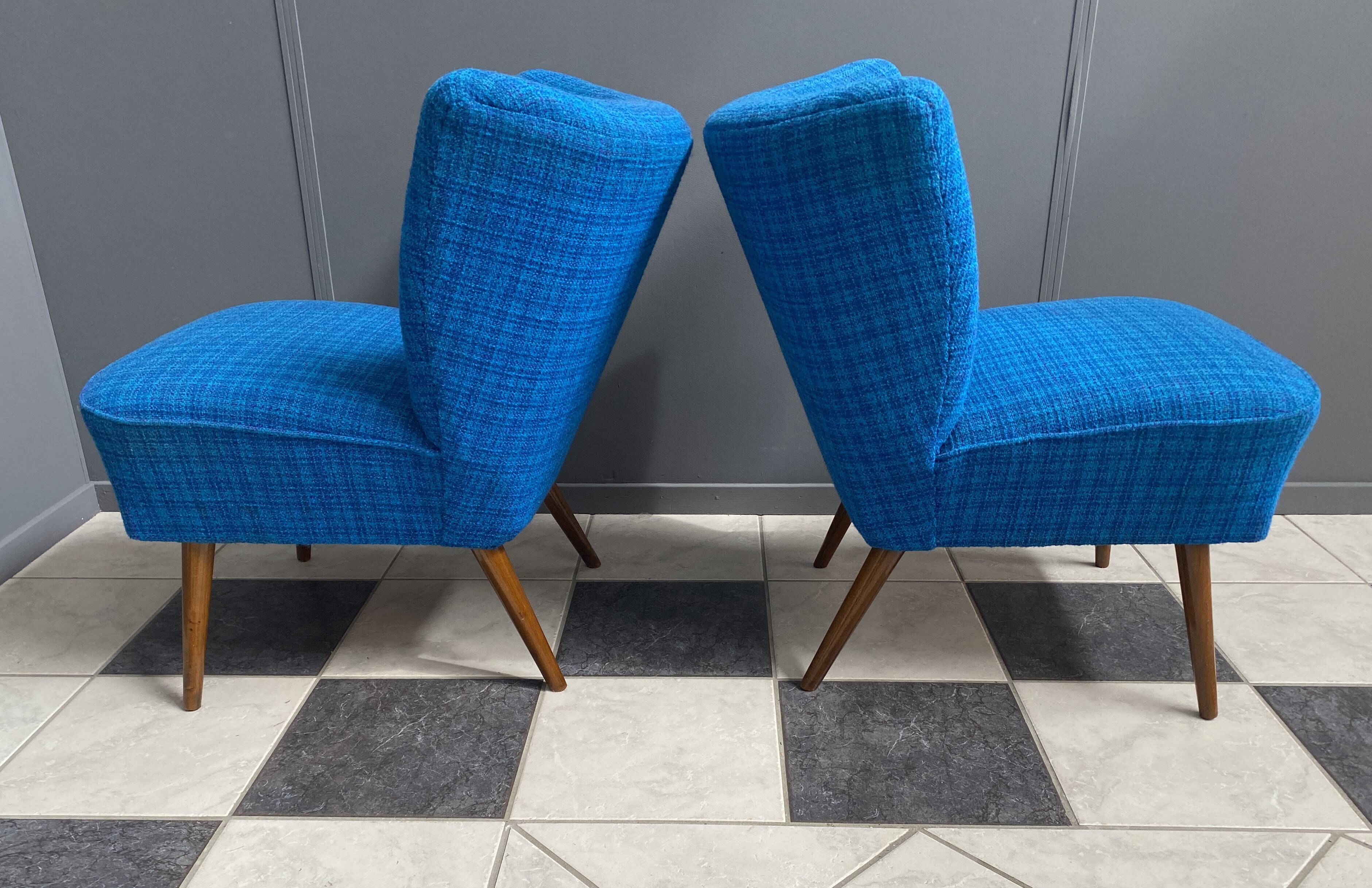 ensemble de 2 chaises de cocktail bleues des années 1960