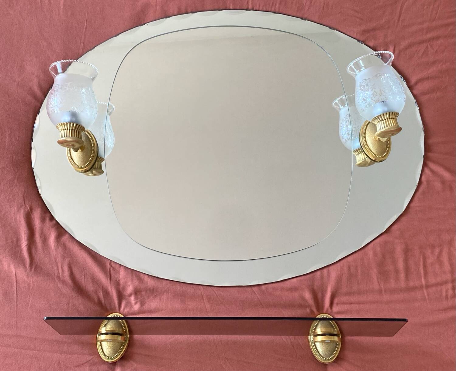 Miroir de salle de bain étagère et lampes