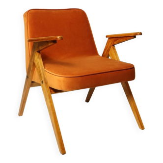 Fauteuil moderne en bois design scandinave tissu orange 1962 par Chierovski chaise de salon style milieu de siècle