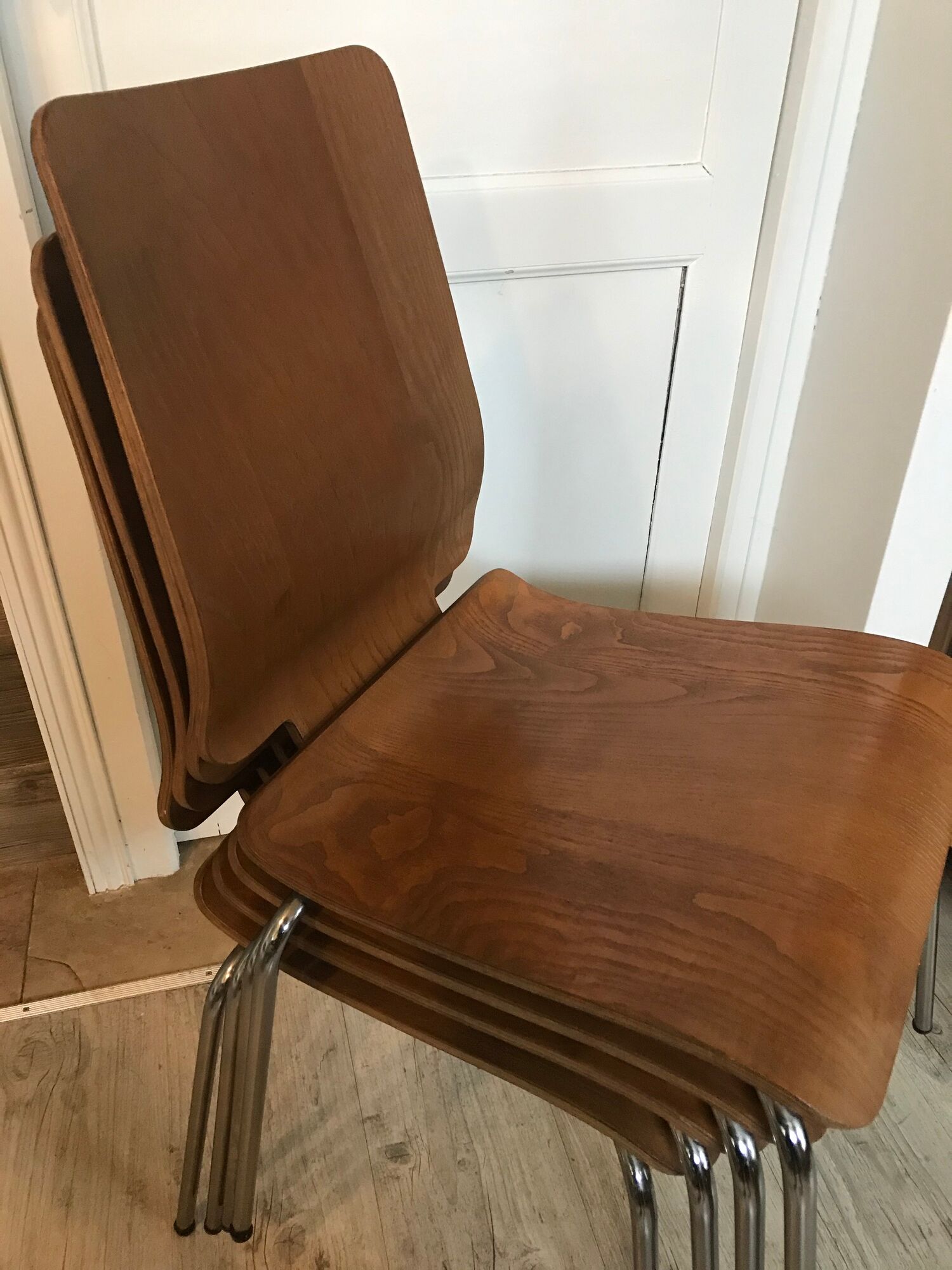 Lot of 4 vintage chairs thermomoulated