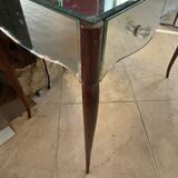 Coiffeuse recouverte en verre