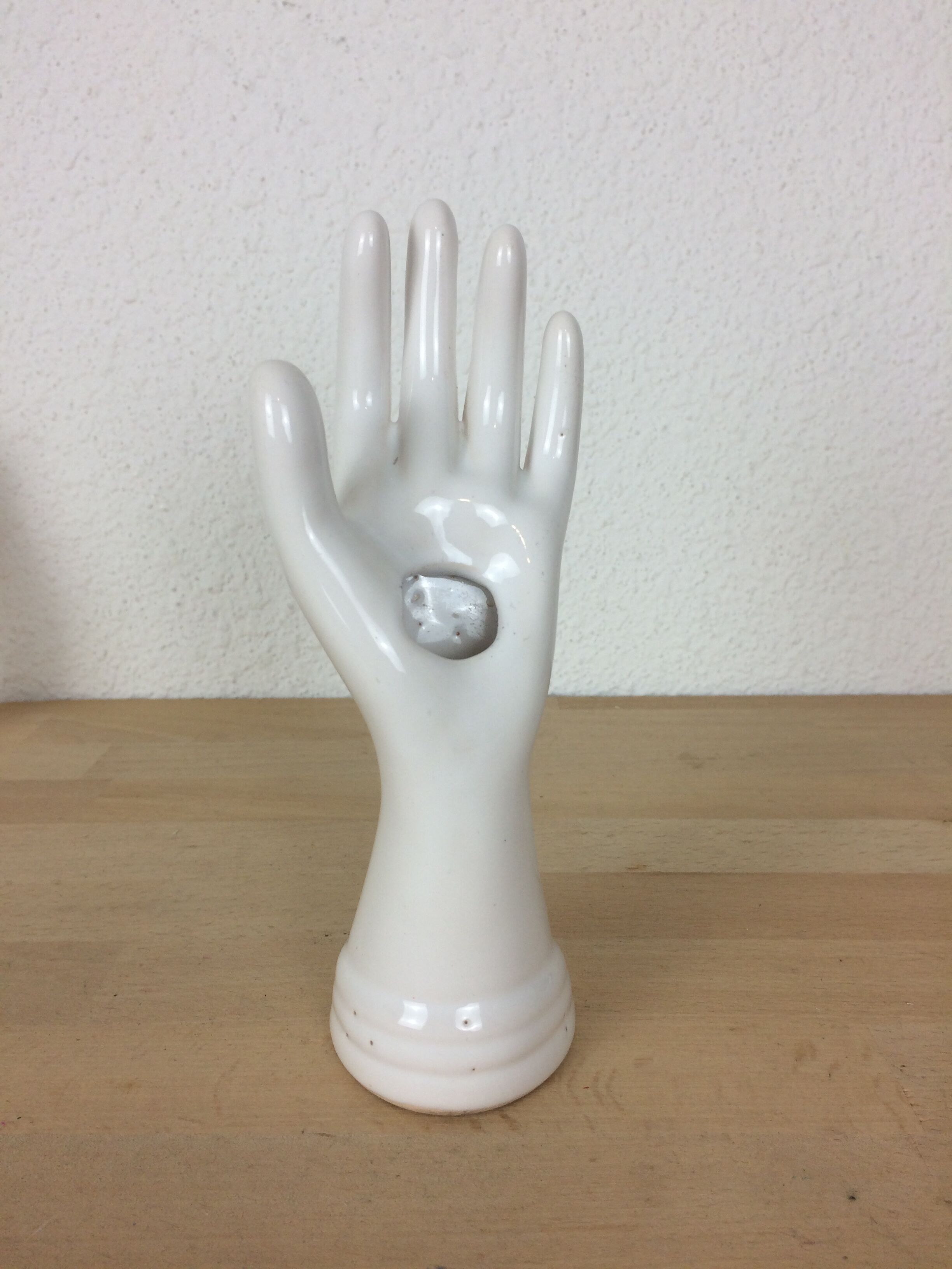 Hand soliflore baguier in white ceramic