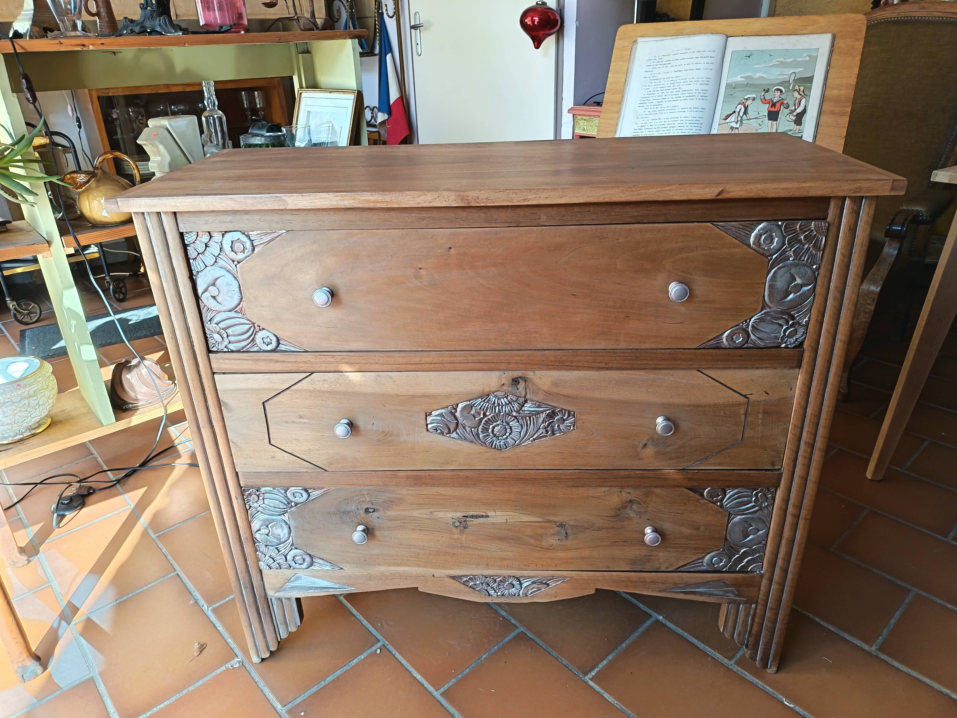 Art Deco chest of drawers