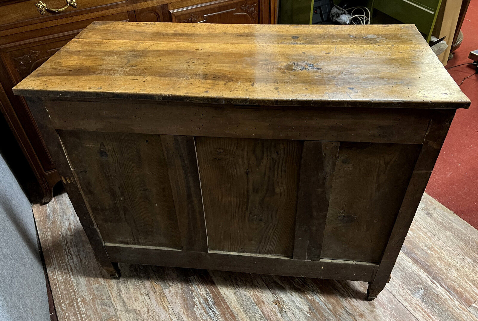 Louis XVI period chest of drawers in walnut and gilded brass nets circa 1780