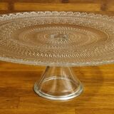 Presentation dish on foot in molded glass