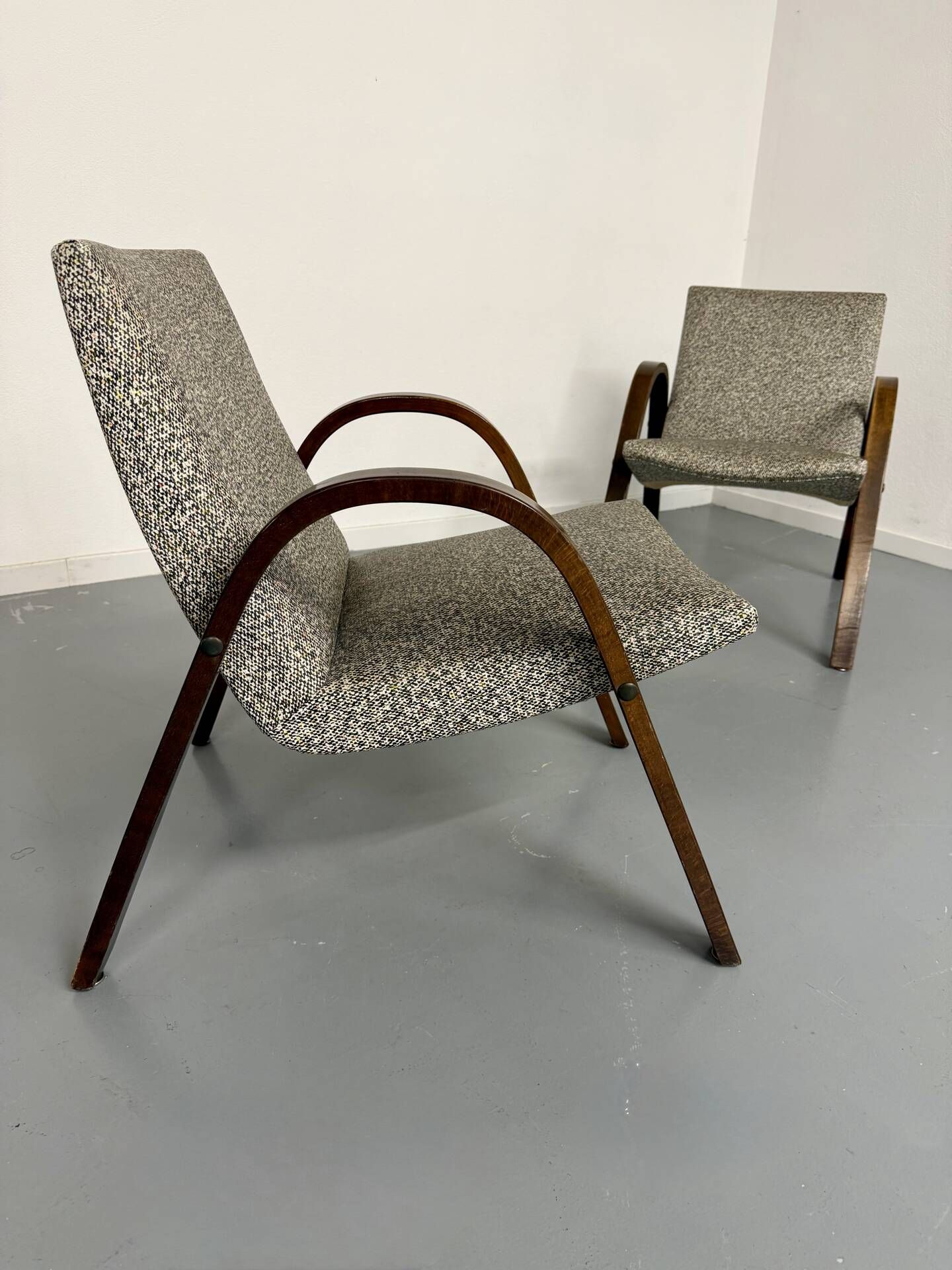 Set of 2 vintage design Bow-Wood Steiner armchairs, 1950s.