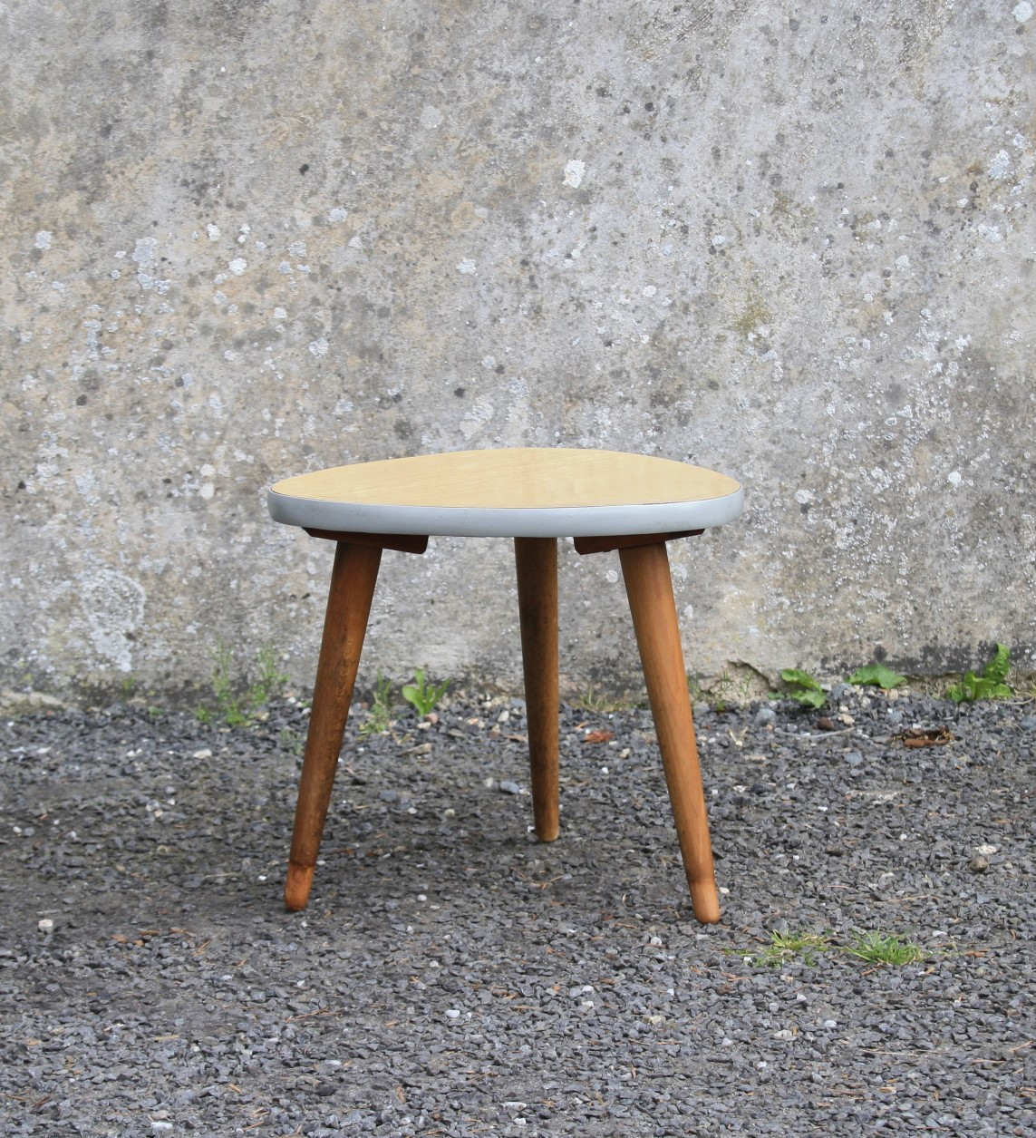 Porte-plantes, table tripode vintage