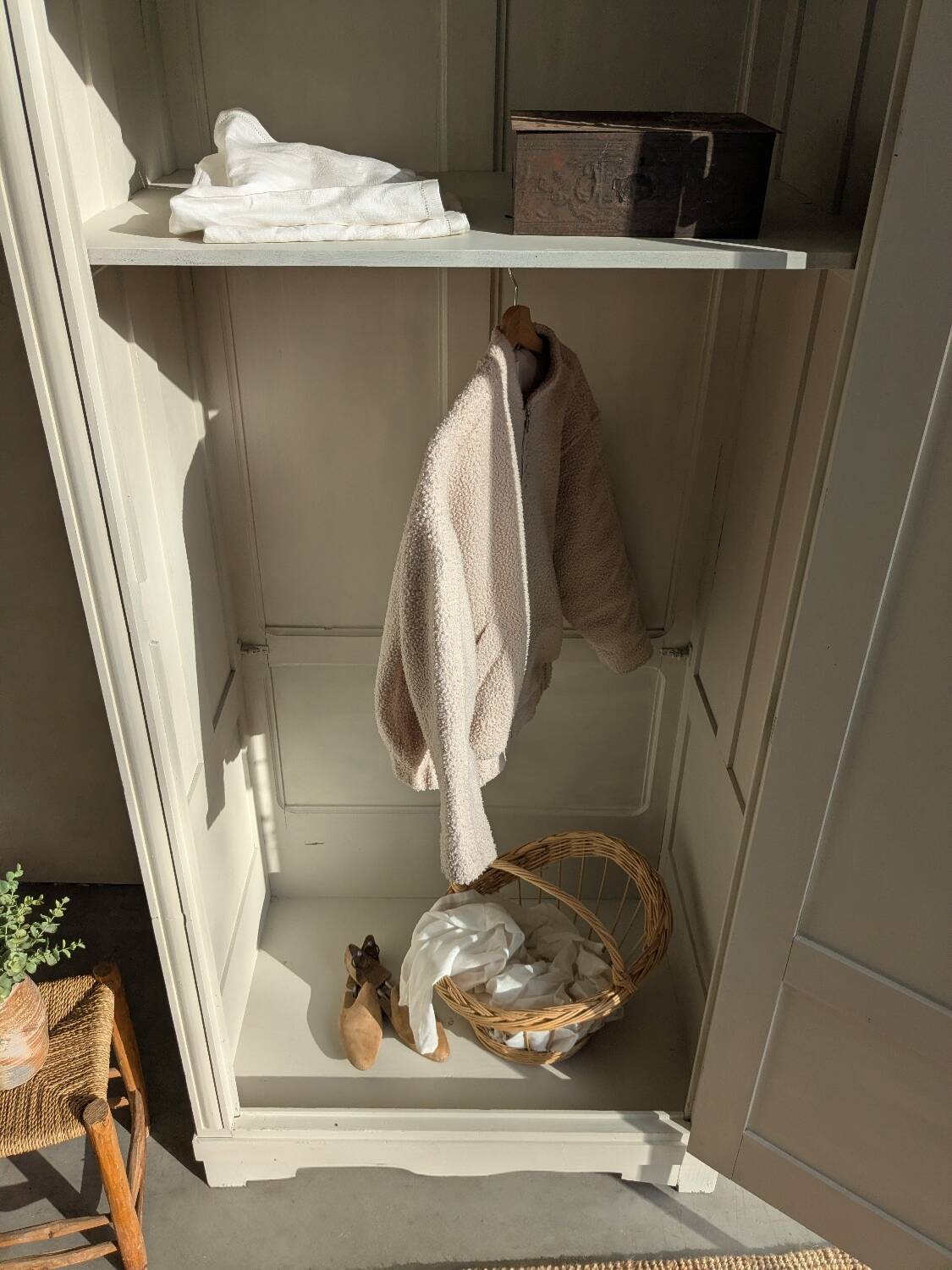 Armoire, penderie parisienne