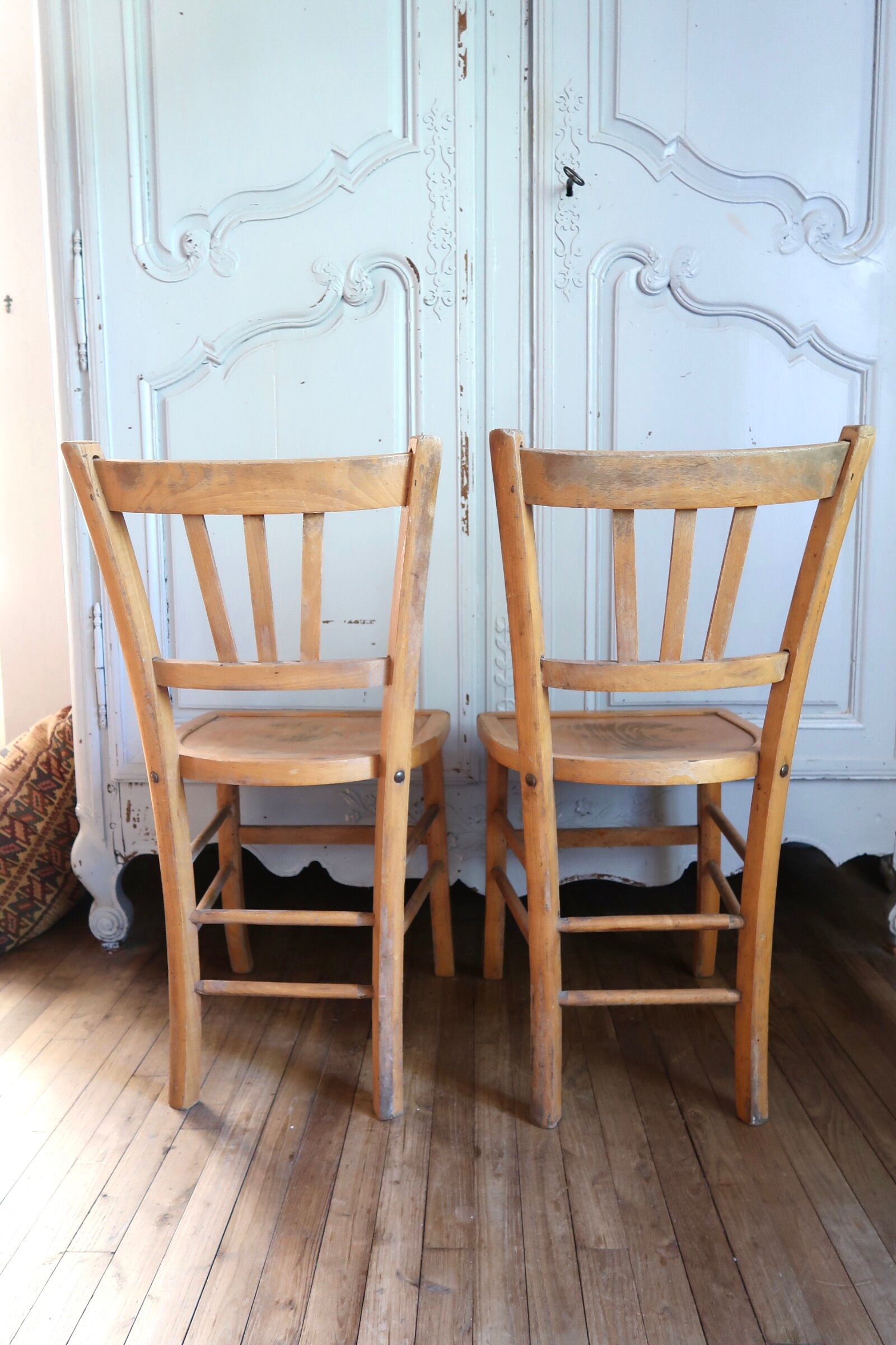 Lot de 2 chaises bistrot en bois