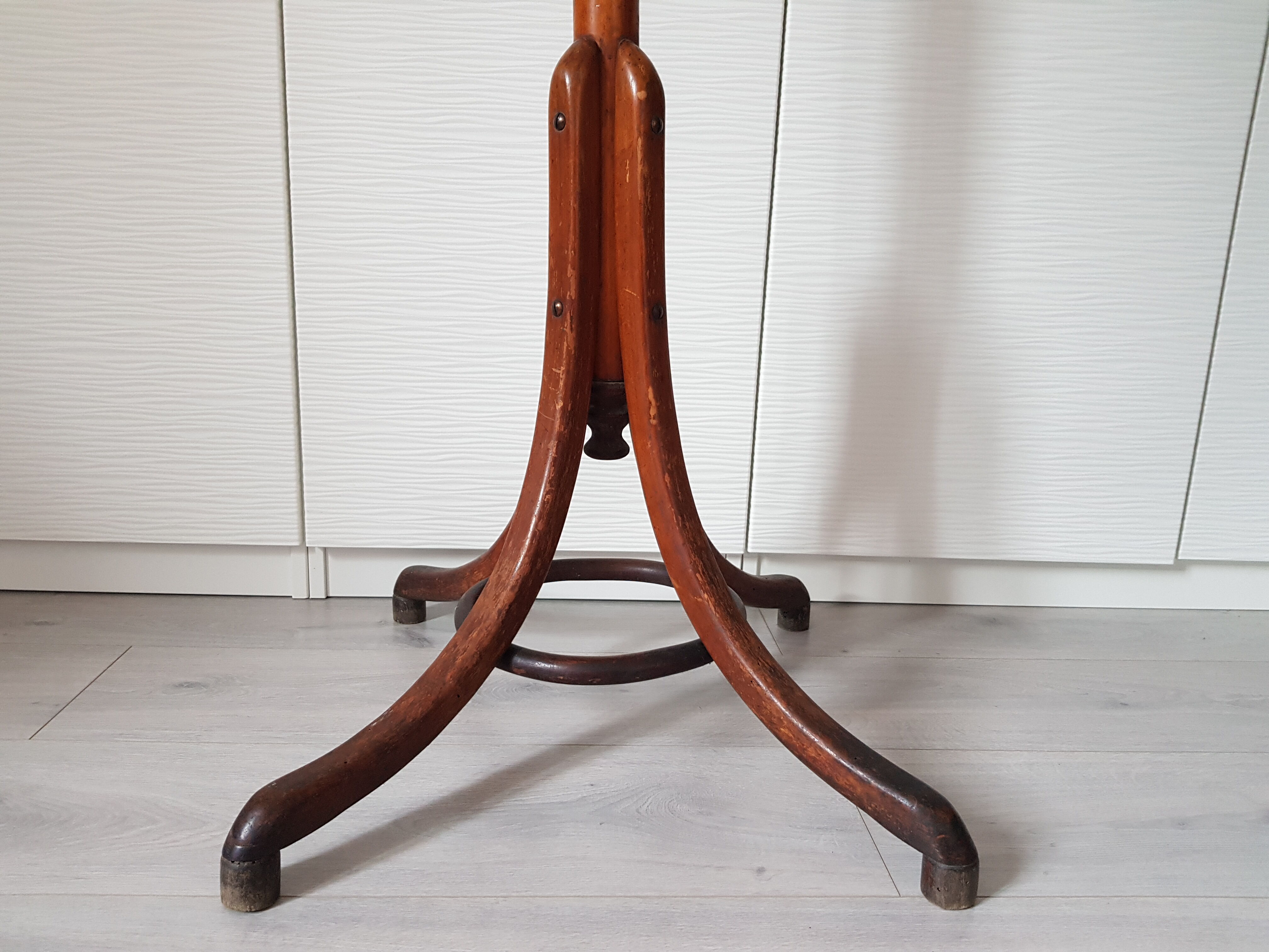 Bistro coat rack