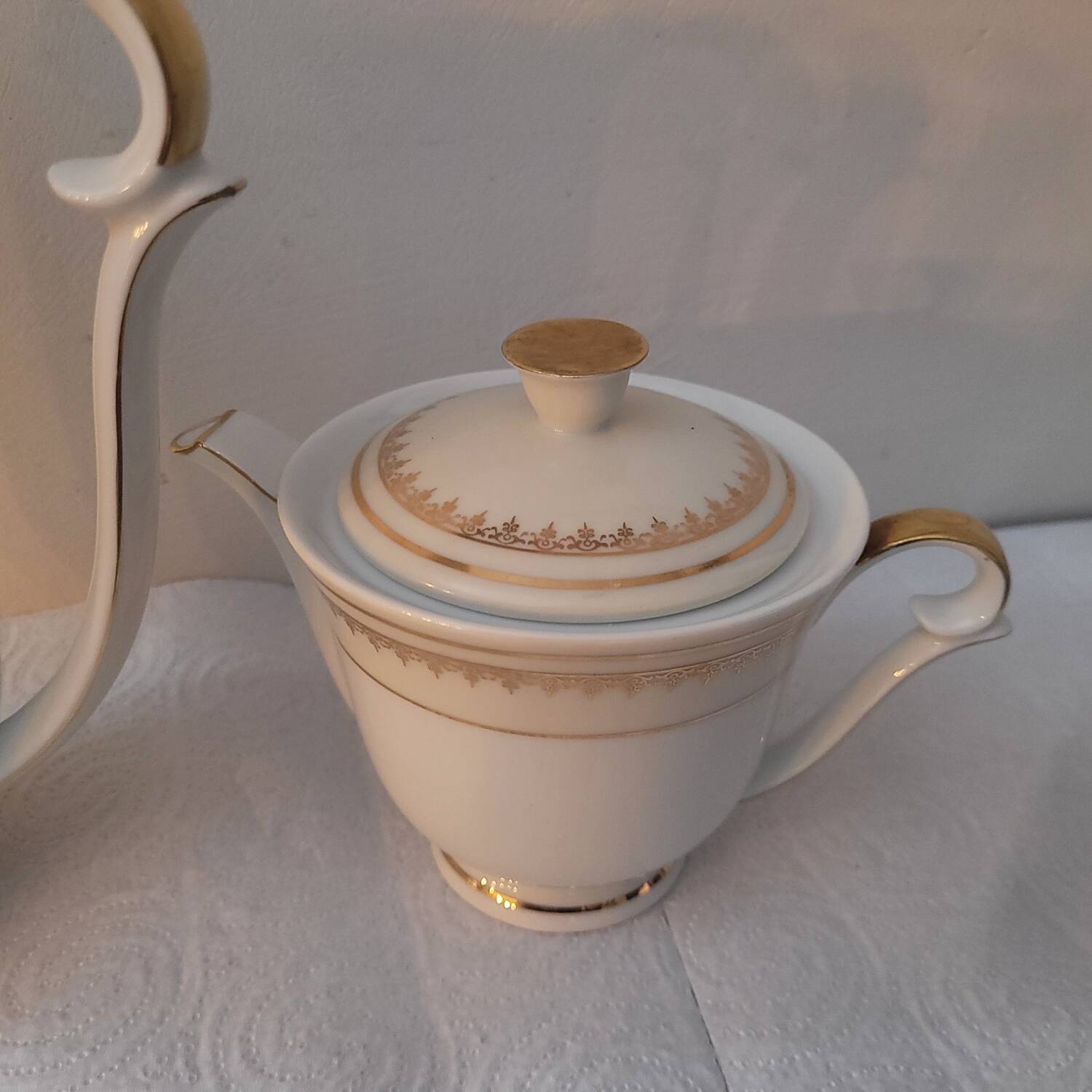 Service café-thé doré Lanternier Limoges, années 1950