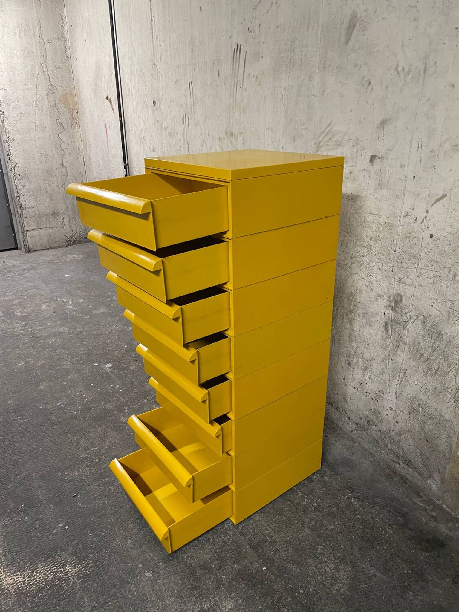 Yellow chest of drawers model 4601 by Simon Fussell for Kartell, 1970s