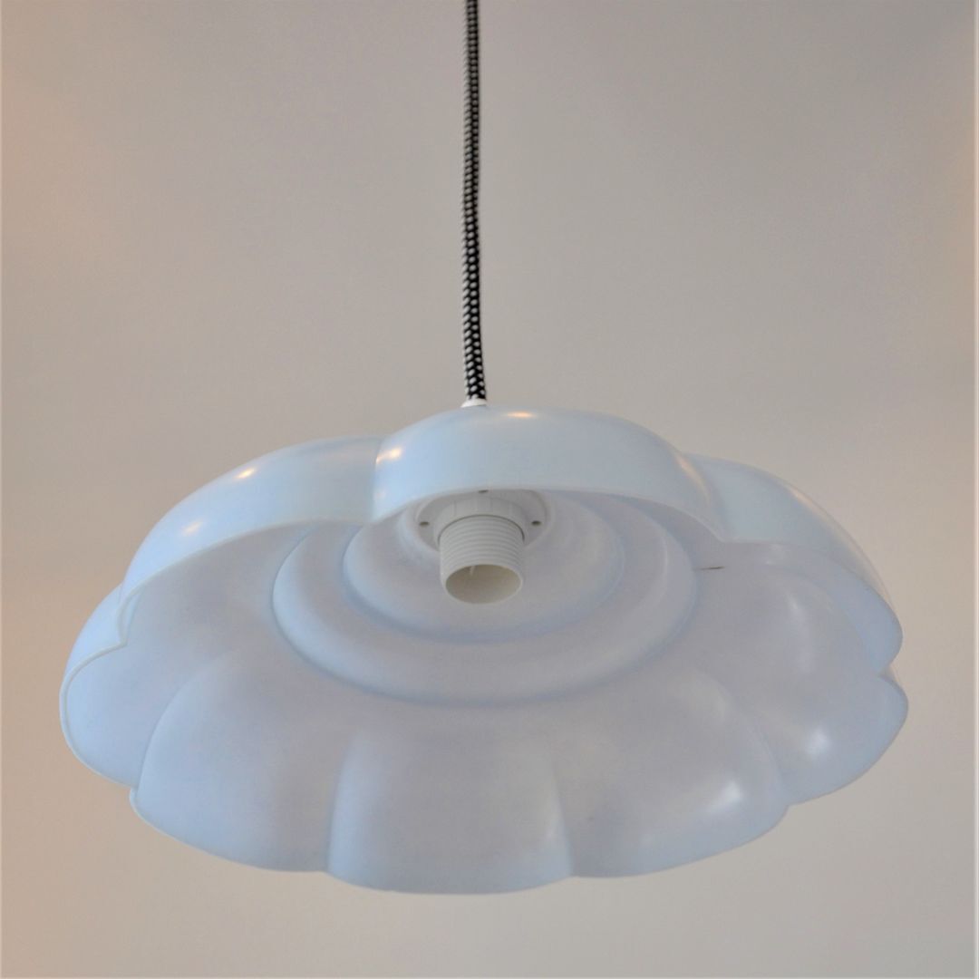 Blue suspension shaped flower and socket E14