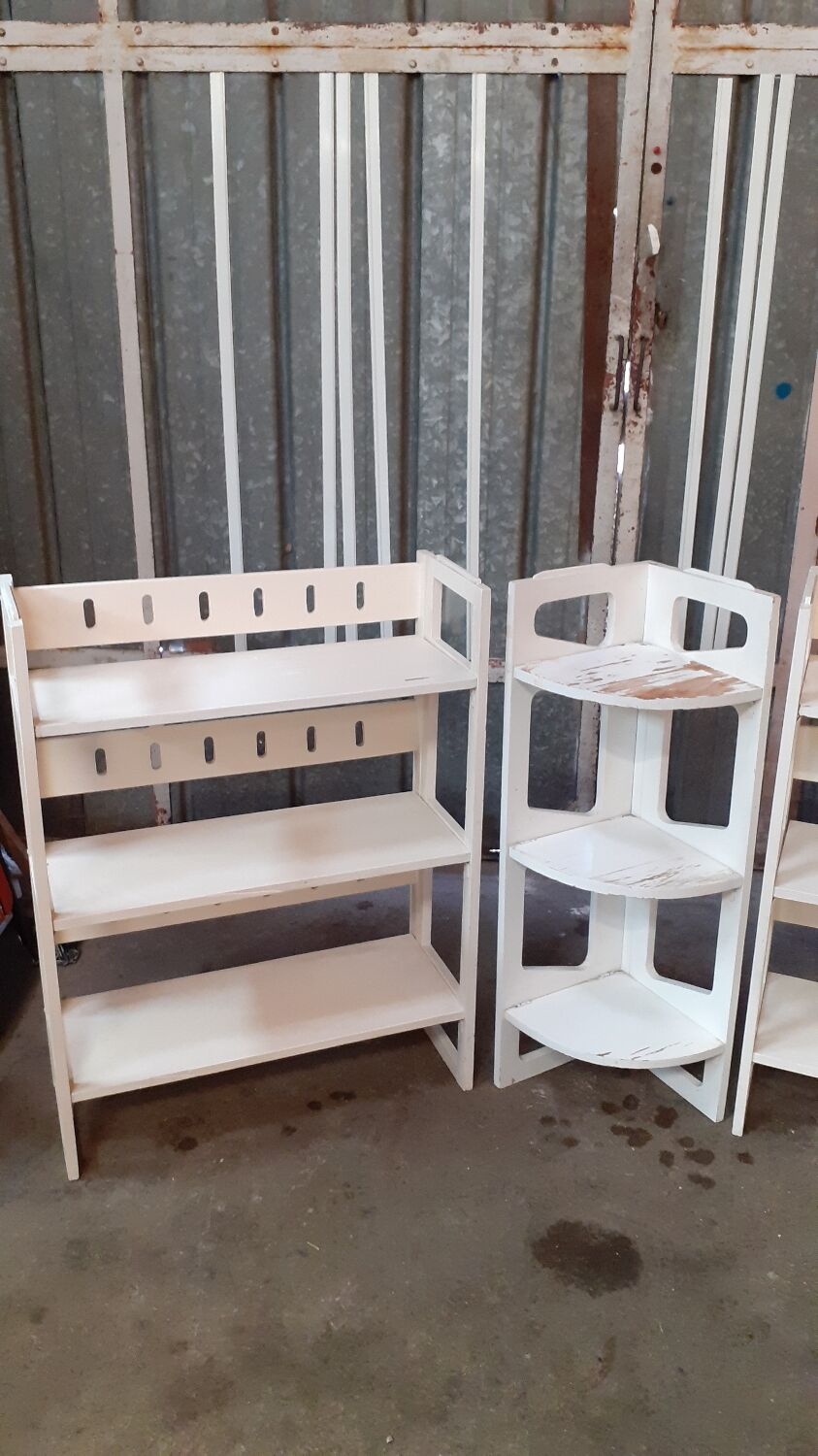 Folding vintage shelf