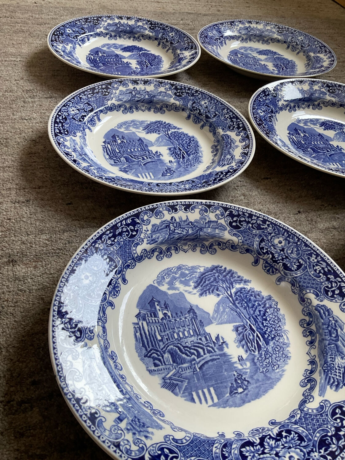 Set of 6 Petrus Regout Maastricht plates with white and blue decor