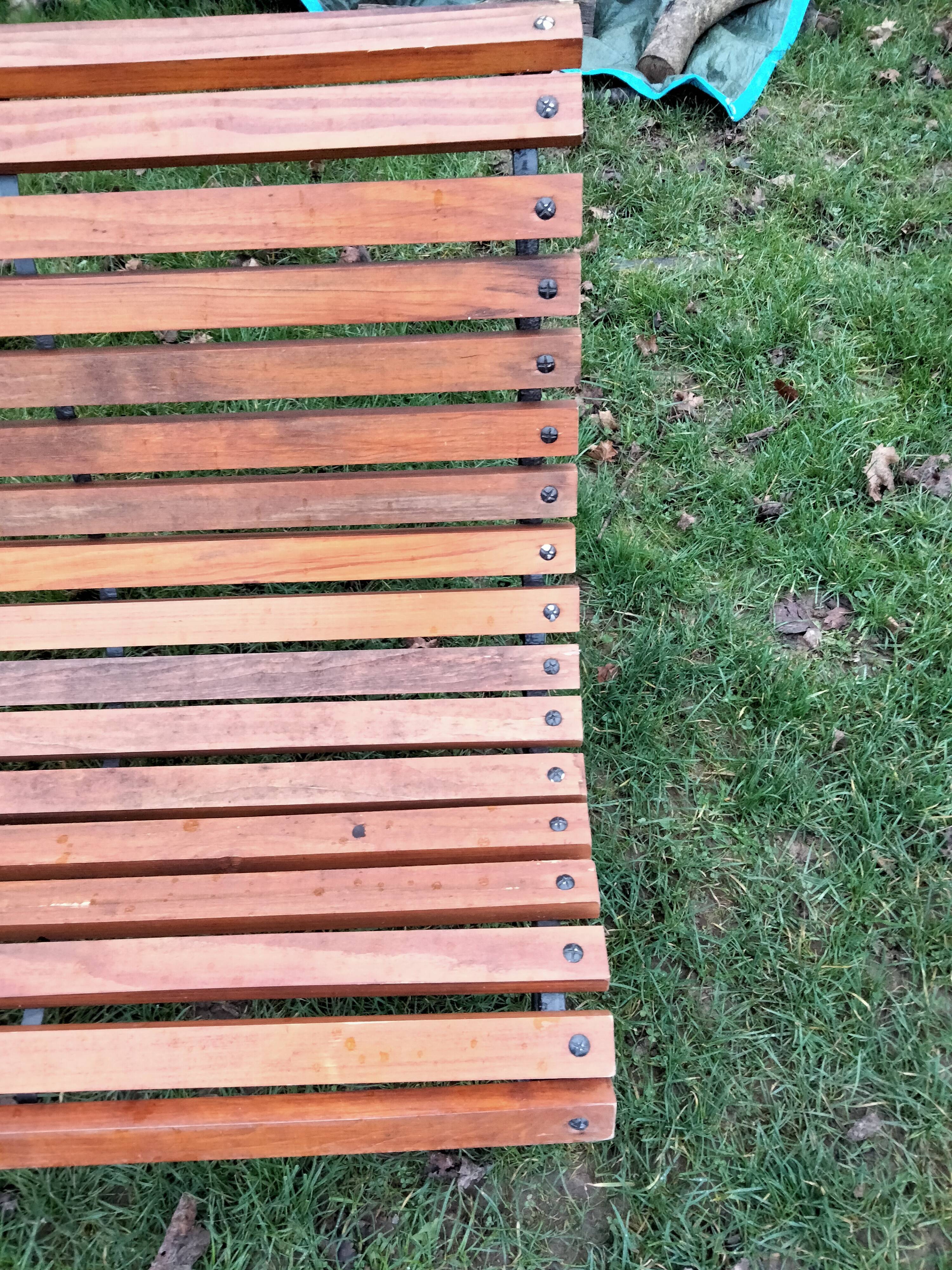 Old garden bench with vintage cast iron legs xxeme