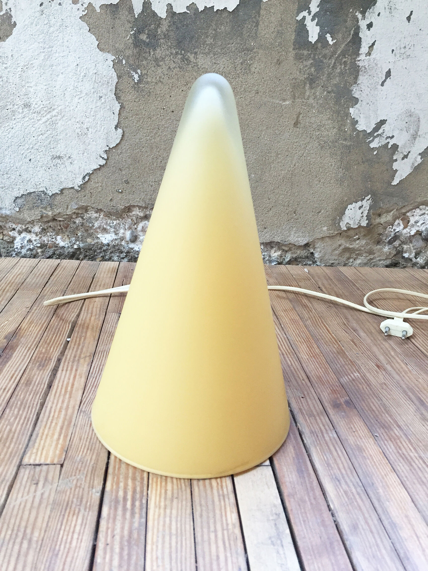 Lampe triangle design SCE vintage