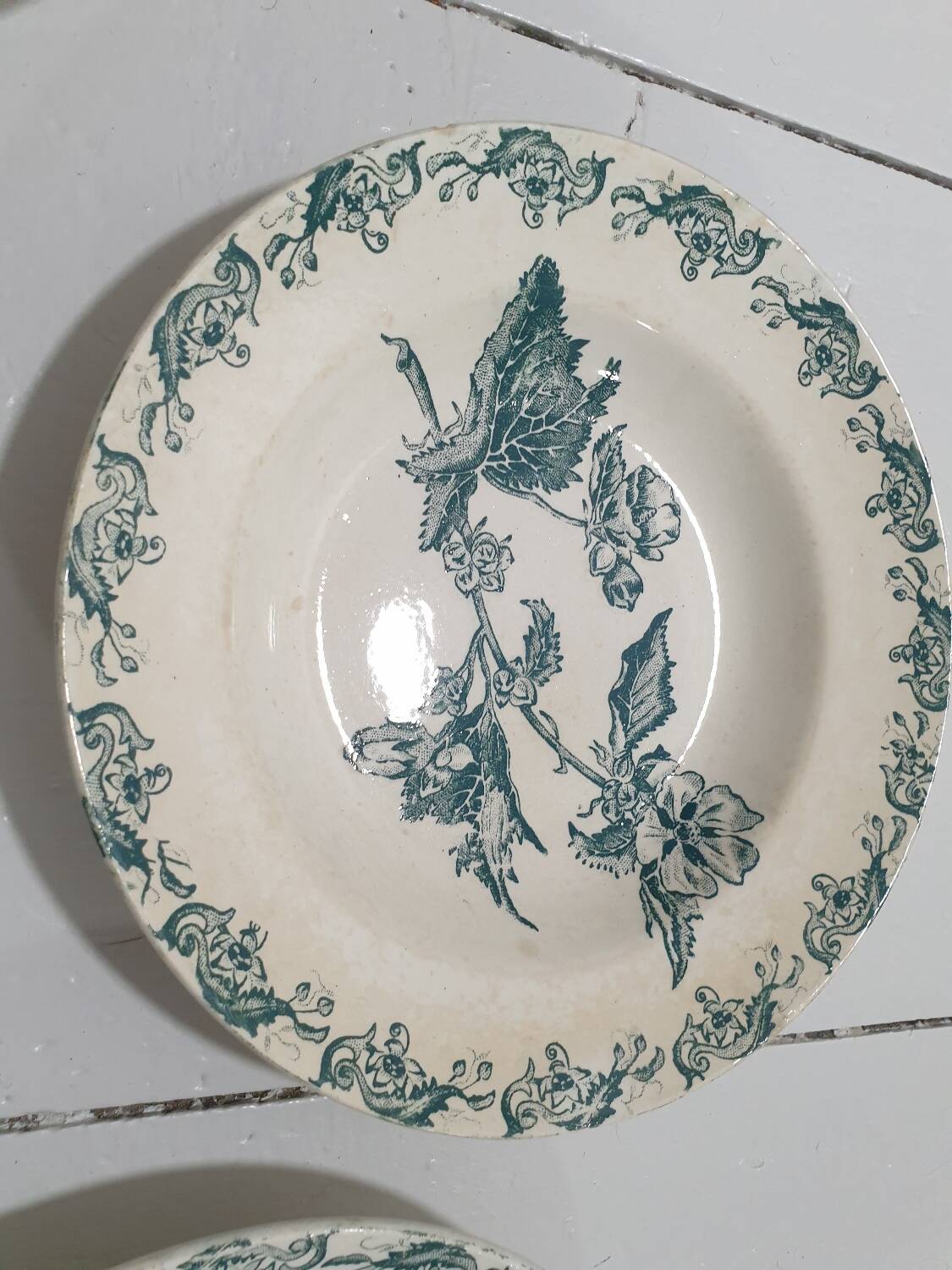 8 Saint Amand des Eaux soup plates