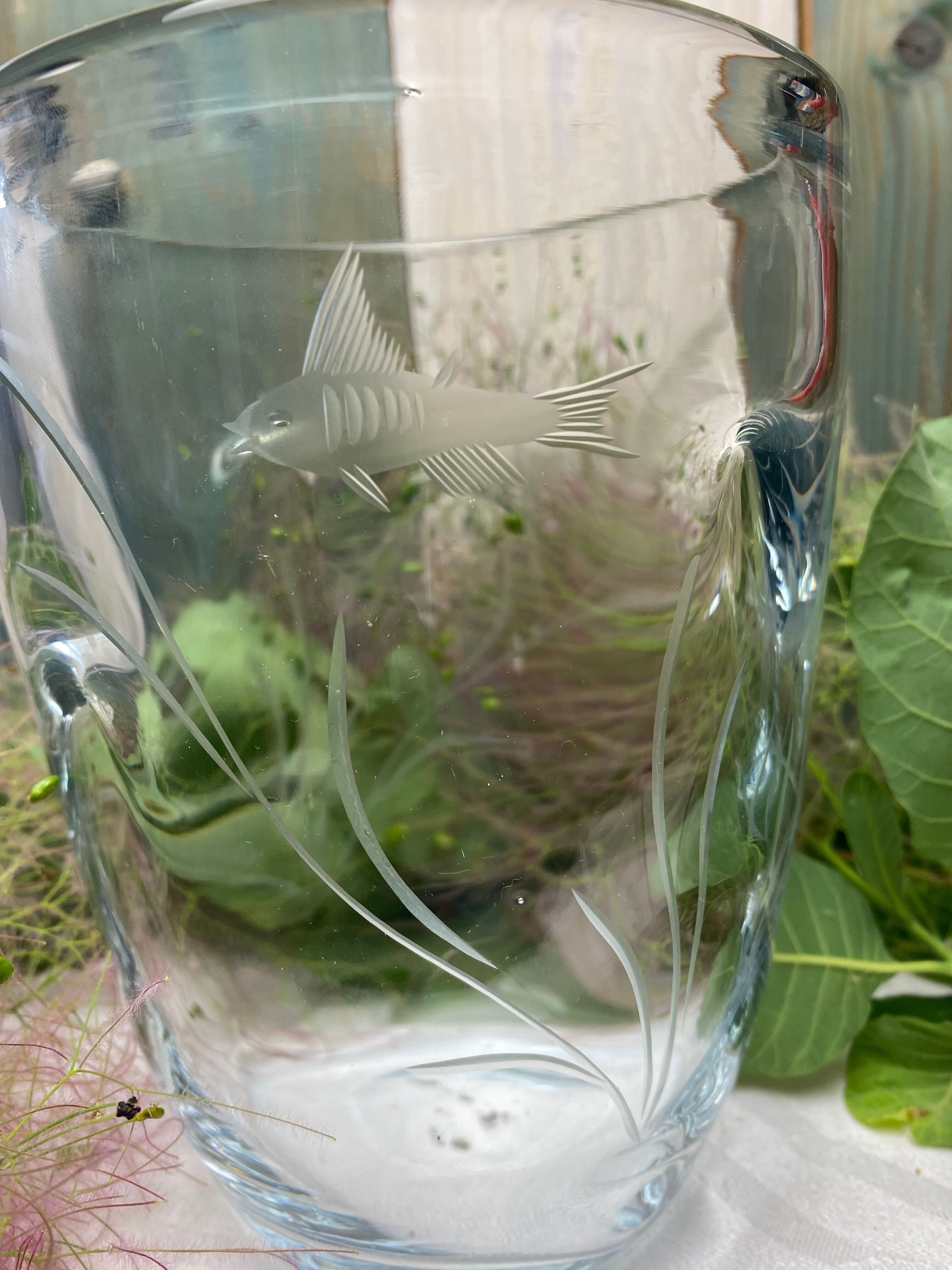 Pinched crystal vase engraved with vintage marine motifs