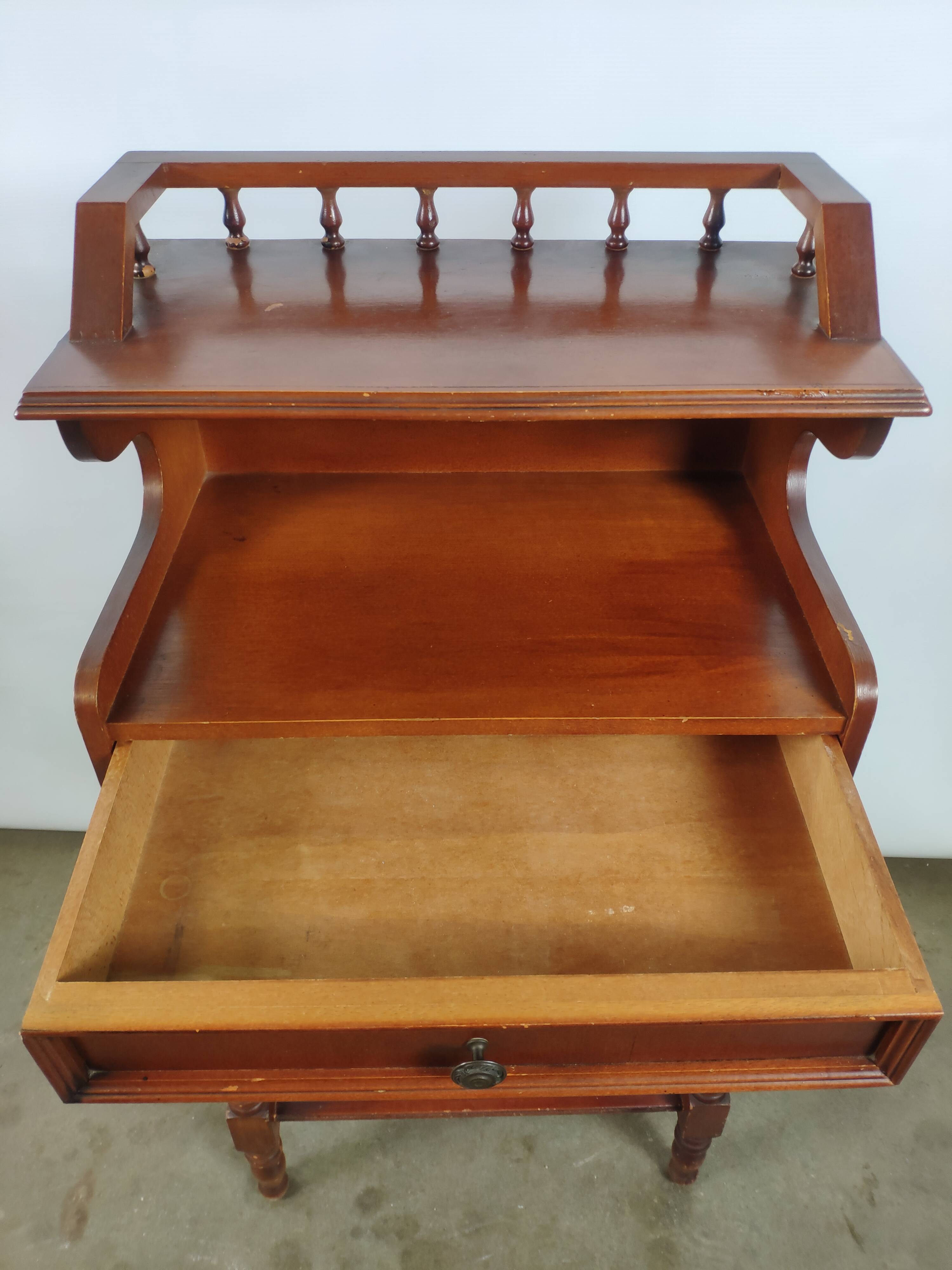 Meuble d'appoint téléphone