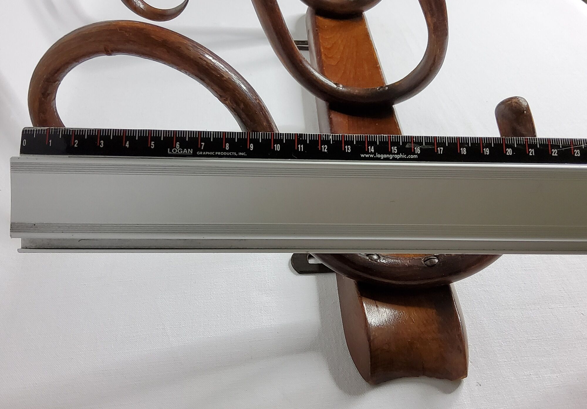Coat rack in curved wood 1900, Michael Thonet, signed, 3 hooks