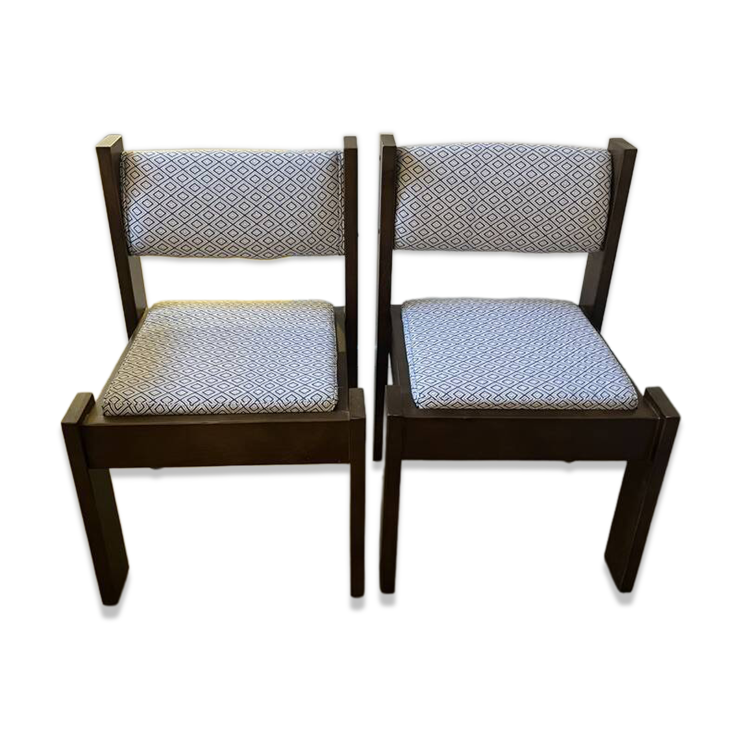 Pair of brutalist chairs in solid wood and jacquard fabric.