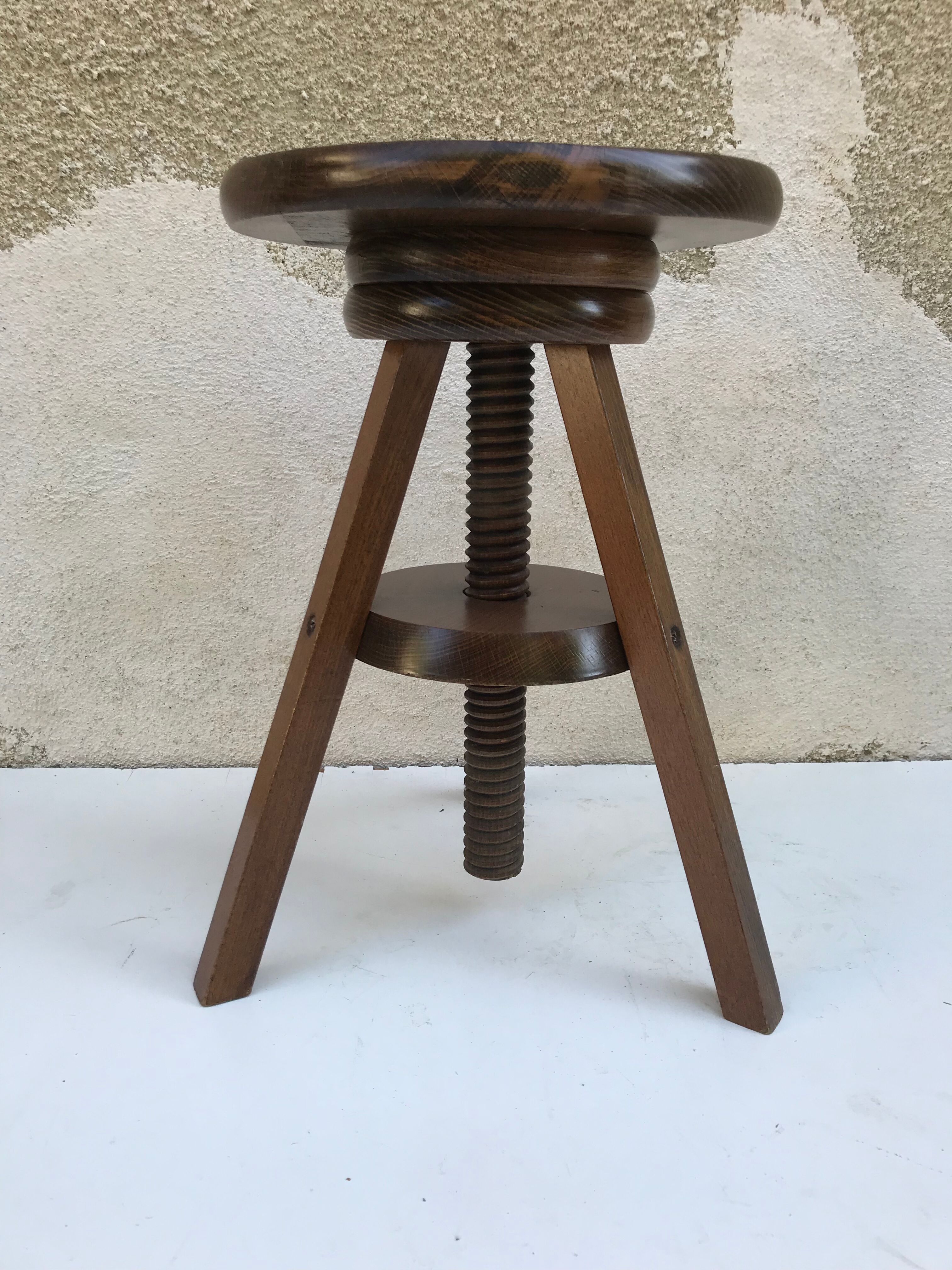 Adjustable tripod stool from the 70s