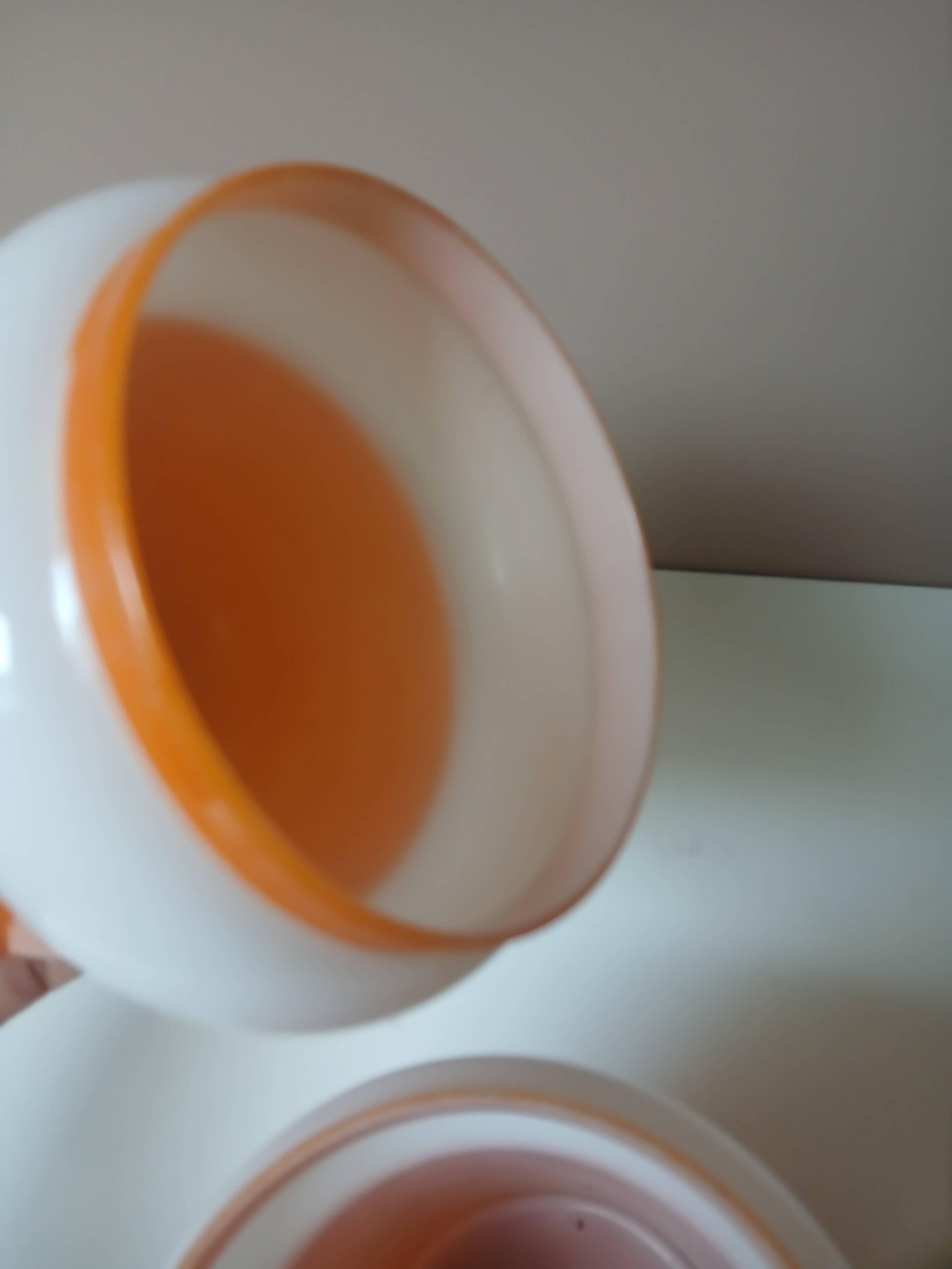 2 Abats-jours en opaline orange et blanche année 70